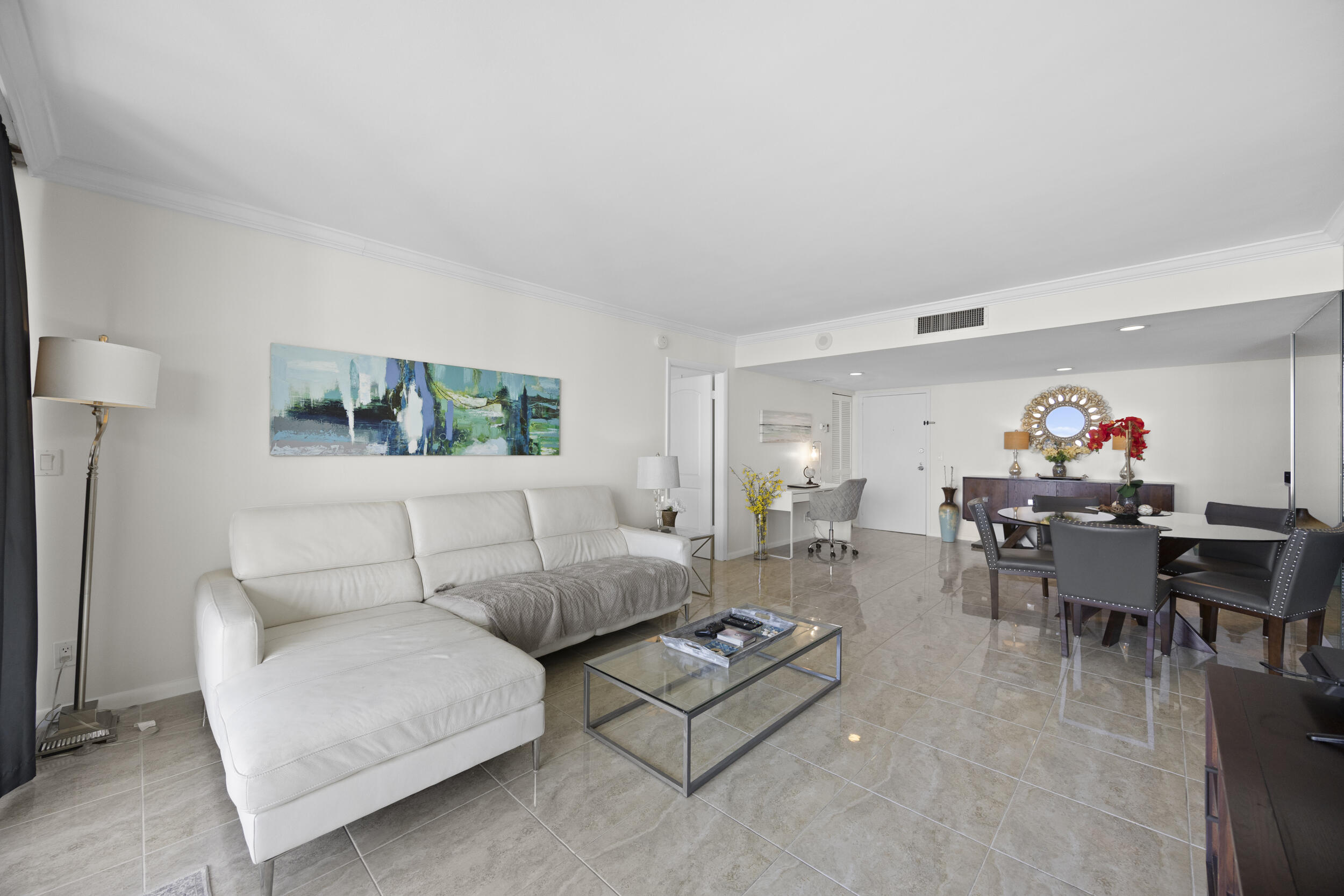 LANDS OF THE PRESIDENT CONDO 7 - Residential