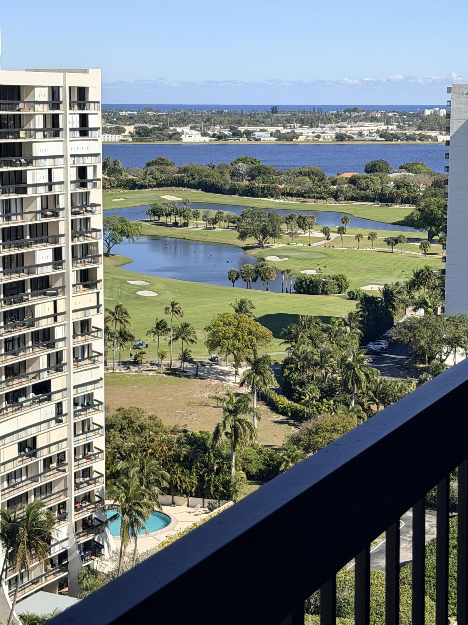 LANDS OF THE PRESIDENT CONDO 7 - Residential