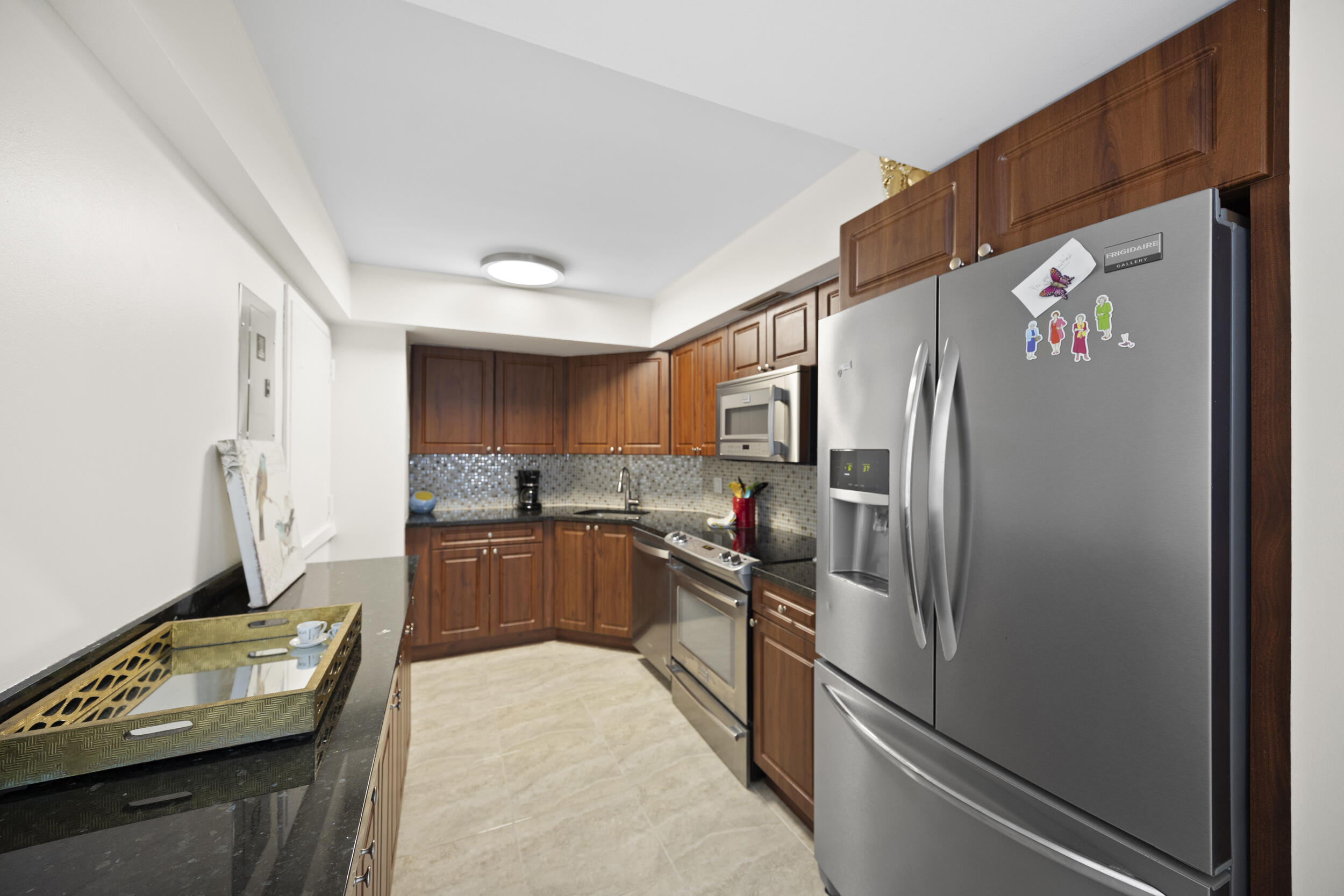 LANDS OF THE PRESIDENT CONDO 7 - Residential