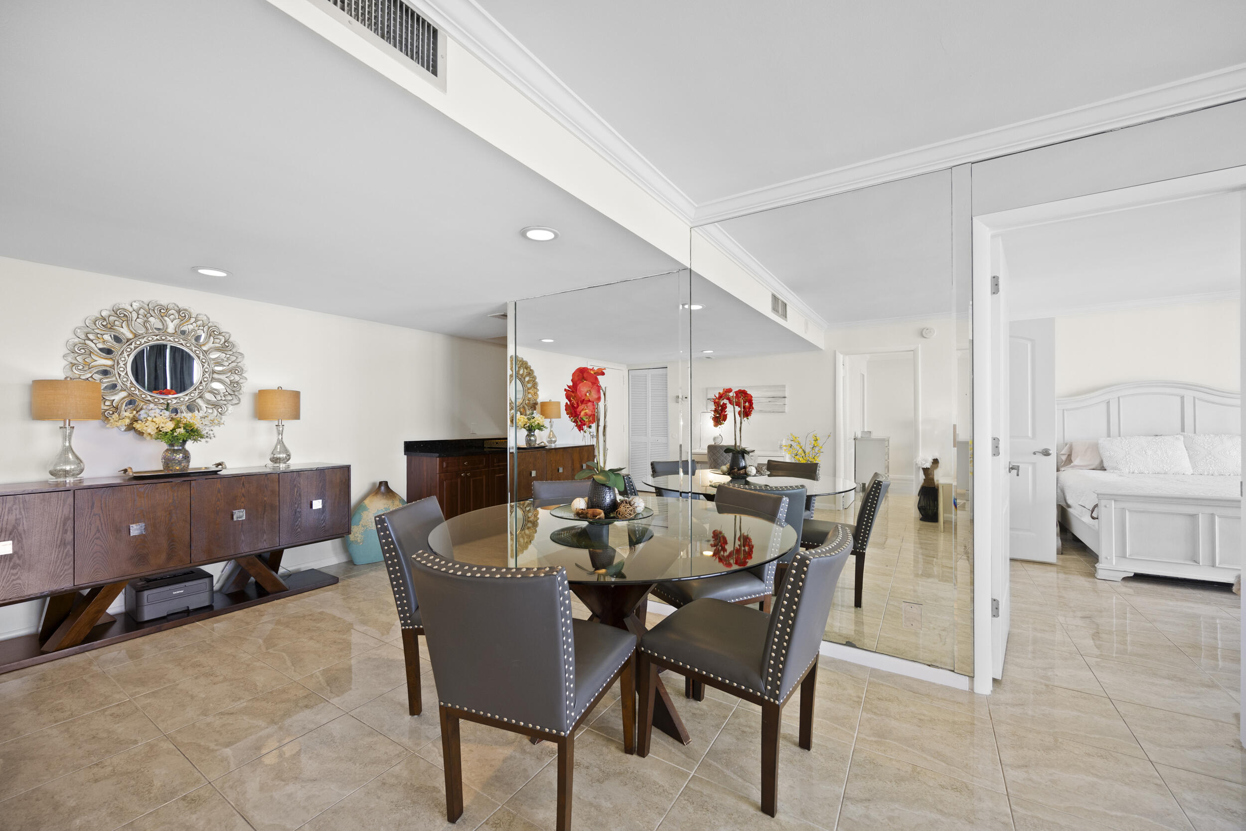 LANDS OF THE PRESIDENT CONDO 7 - Residential