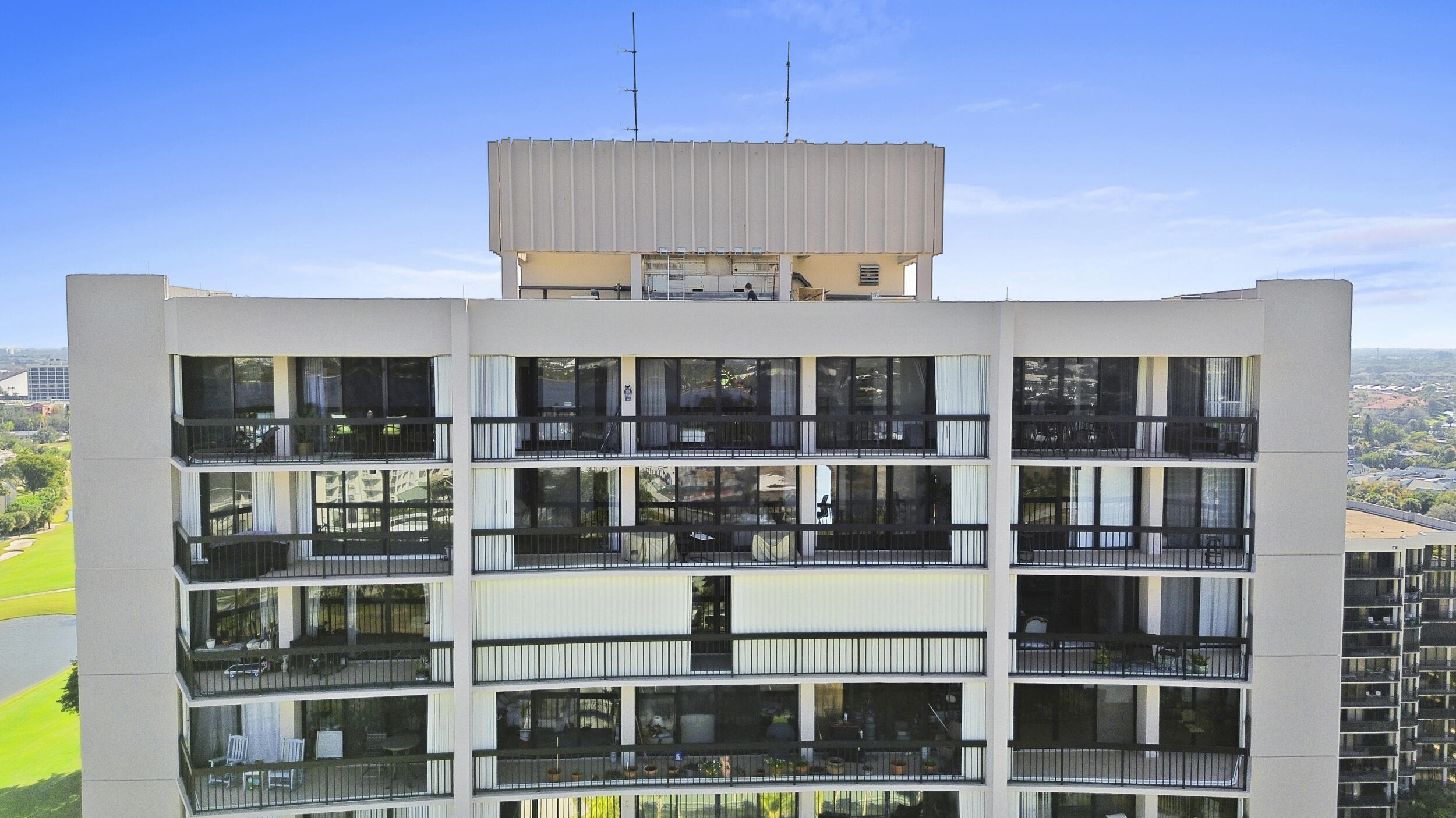 LANDS OF THE PRESIDENT CONDO 7 - Residential