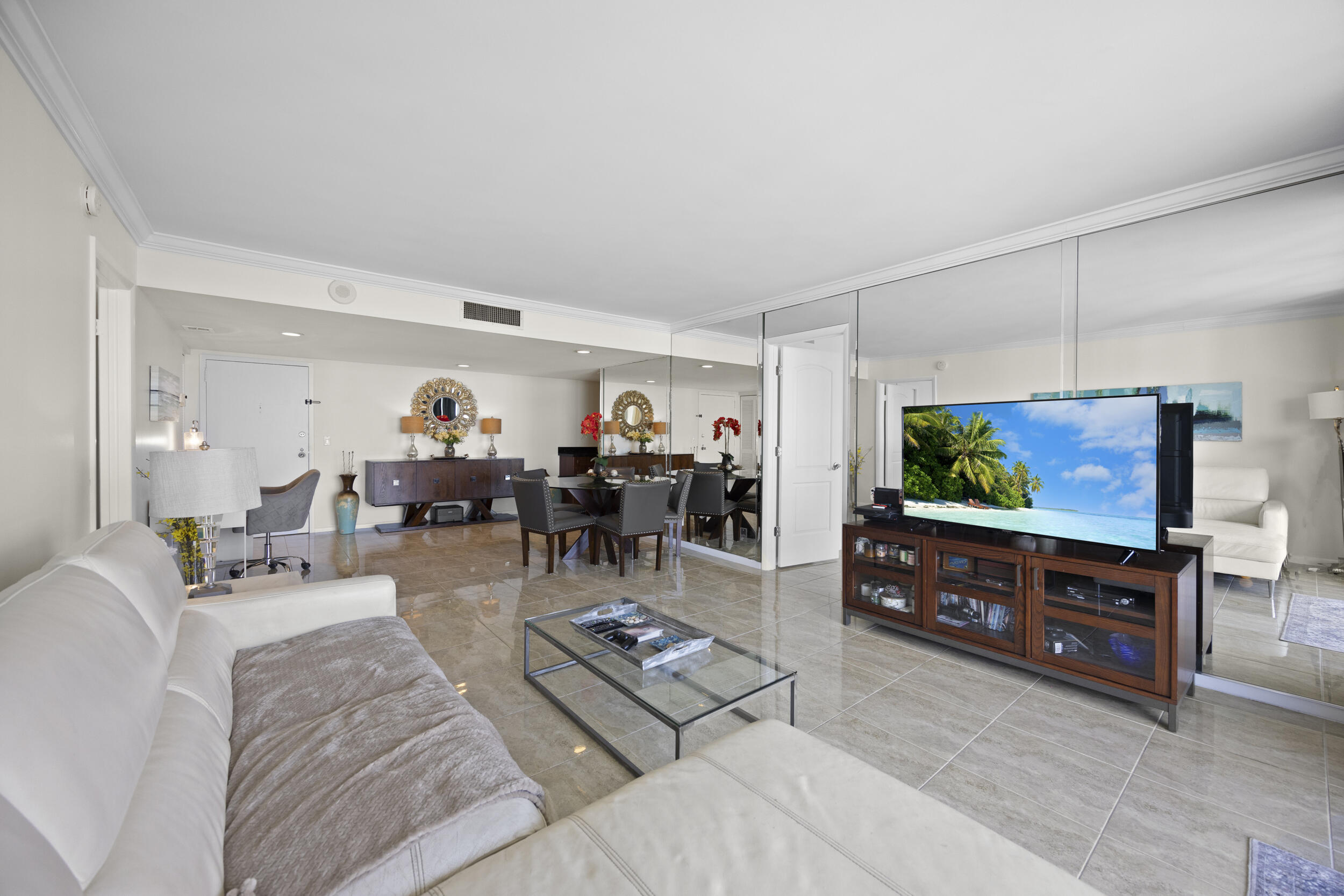 LANDS OF THE PRESIDENT CONDO 7 - Residential