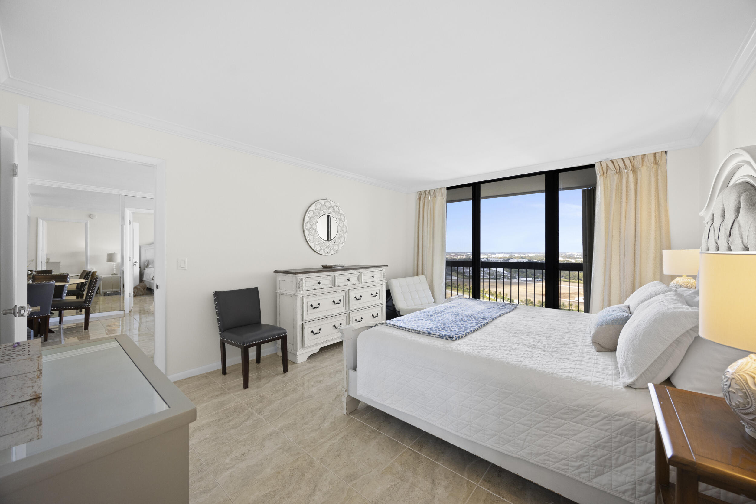 LANDS OF THE PRESIDENT CONDO 7 - Residential