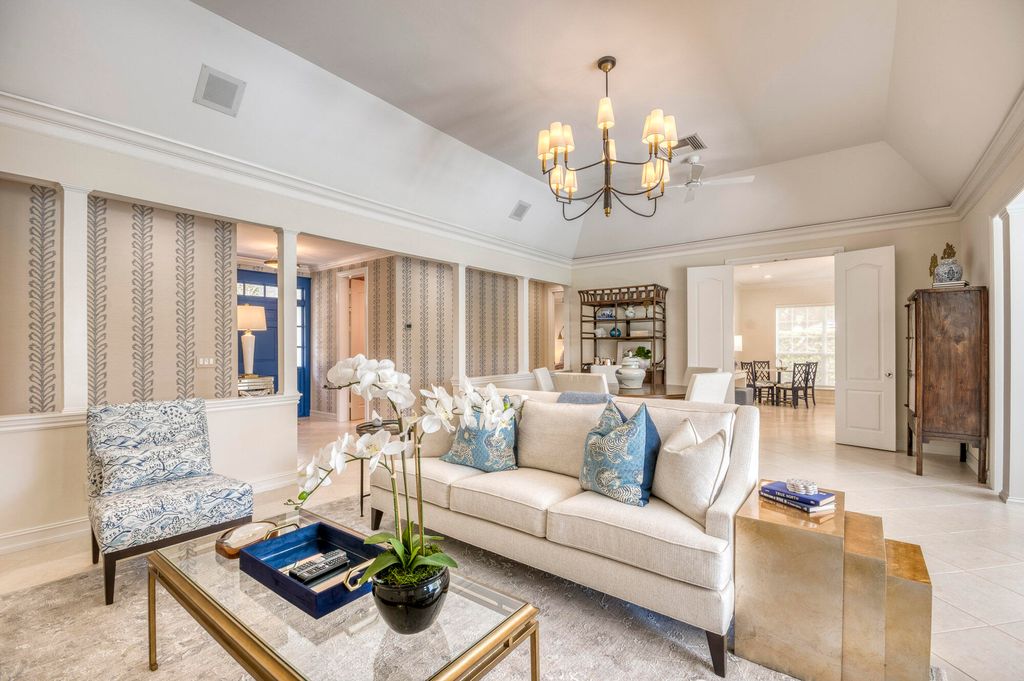 Photo of 10182 SE Acorn Way, Jupiter, FL 33469 (MLS # R11016599)