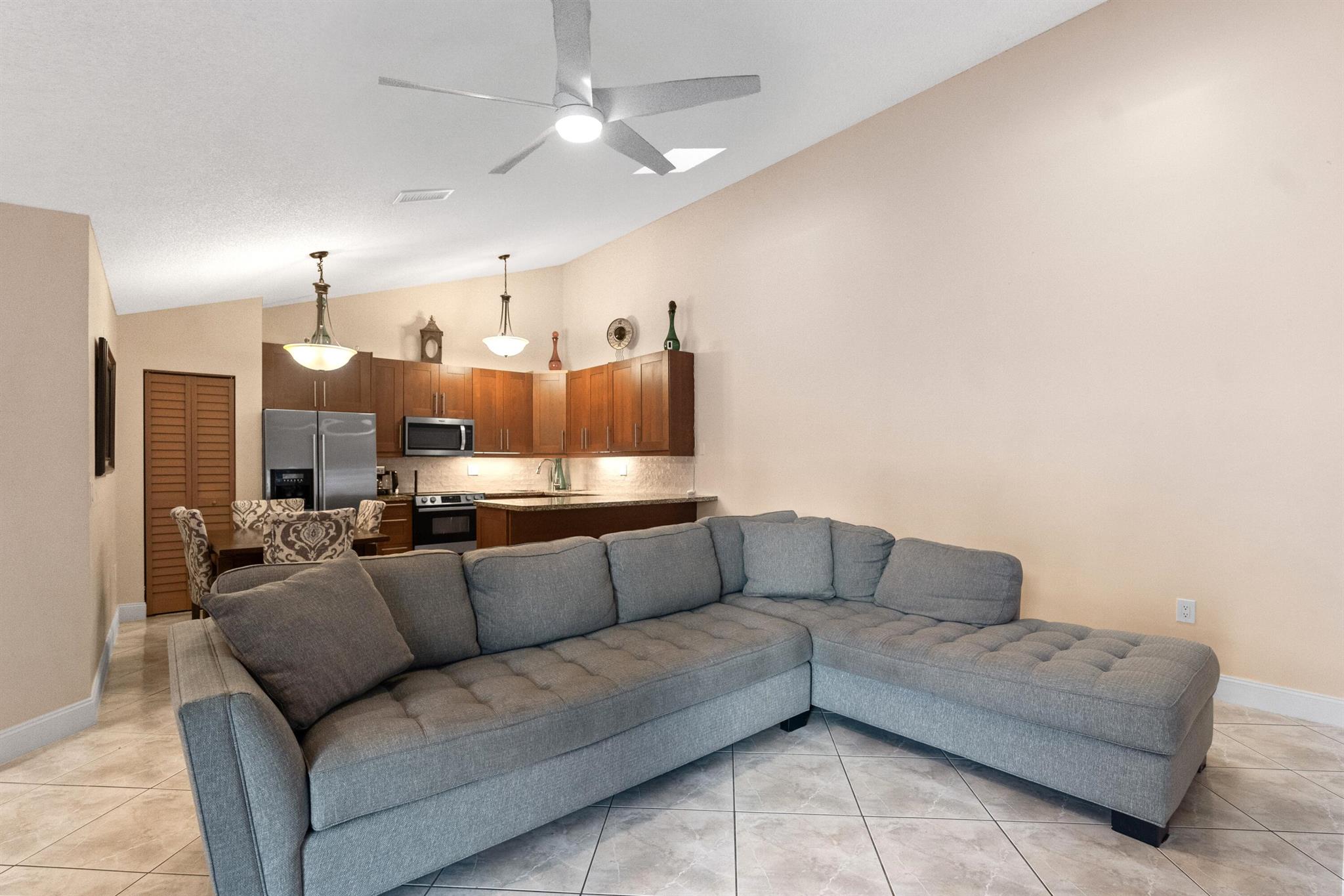 BOCA GARDENS - Residential