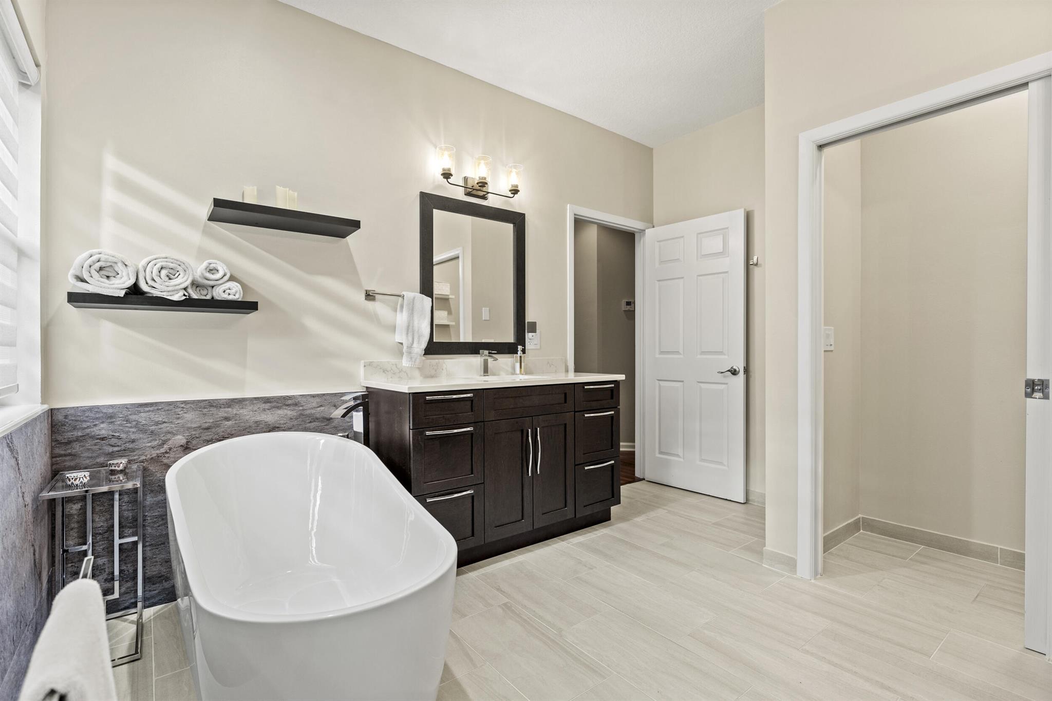 LOXAHATCHEE GROVES - Residential