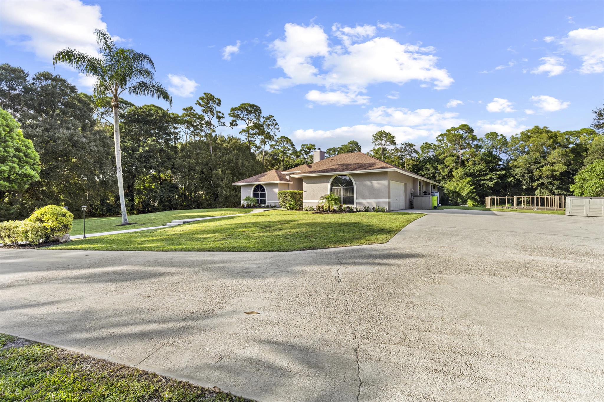 LOXAHATCHEE GROVES - Residential