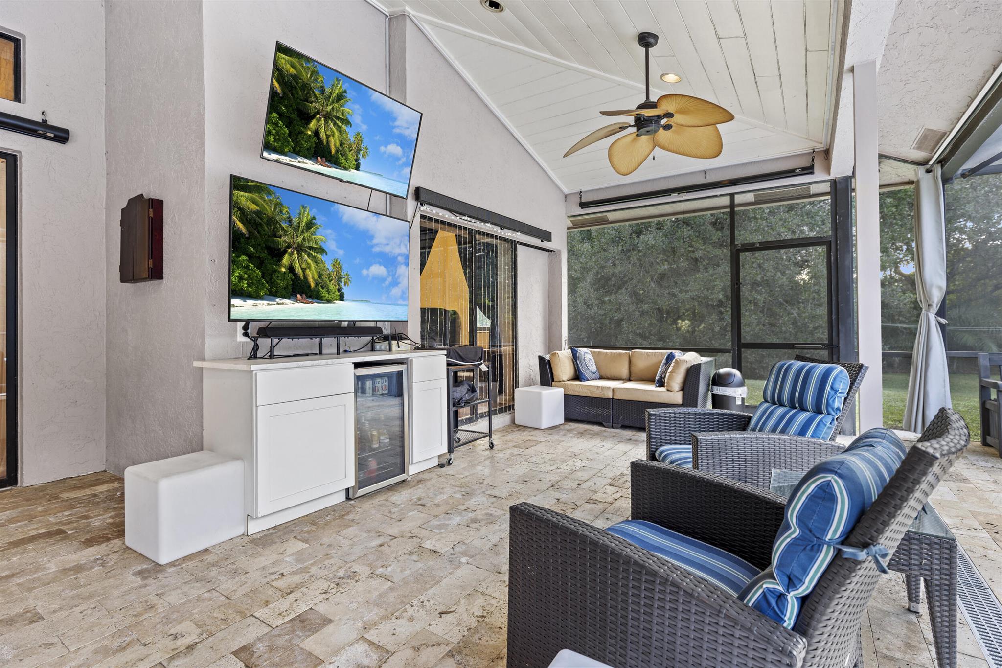 LOXAHATCHEE GROVES - Residential