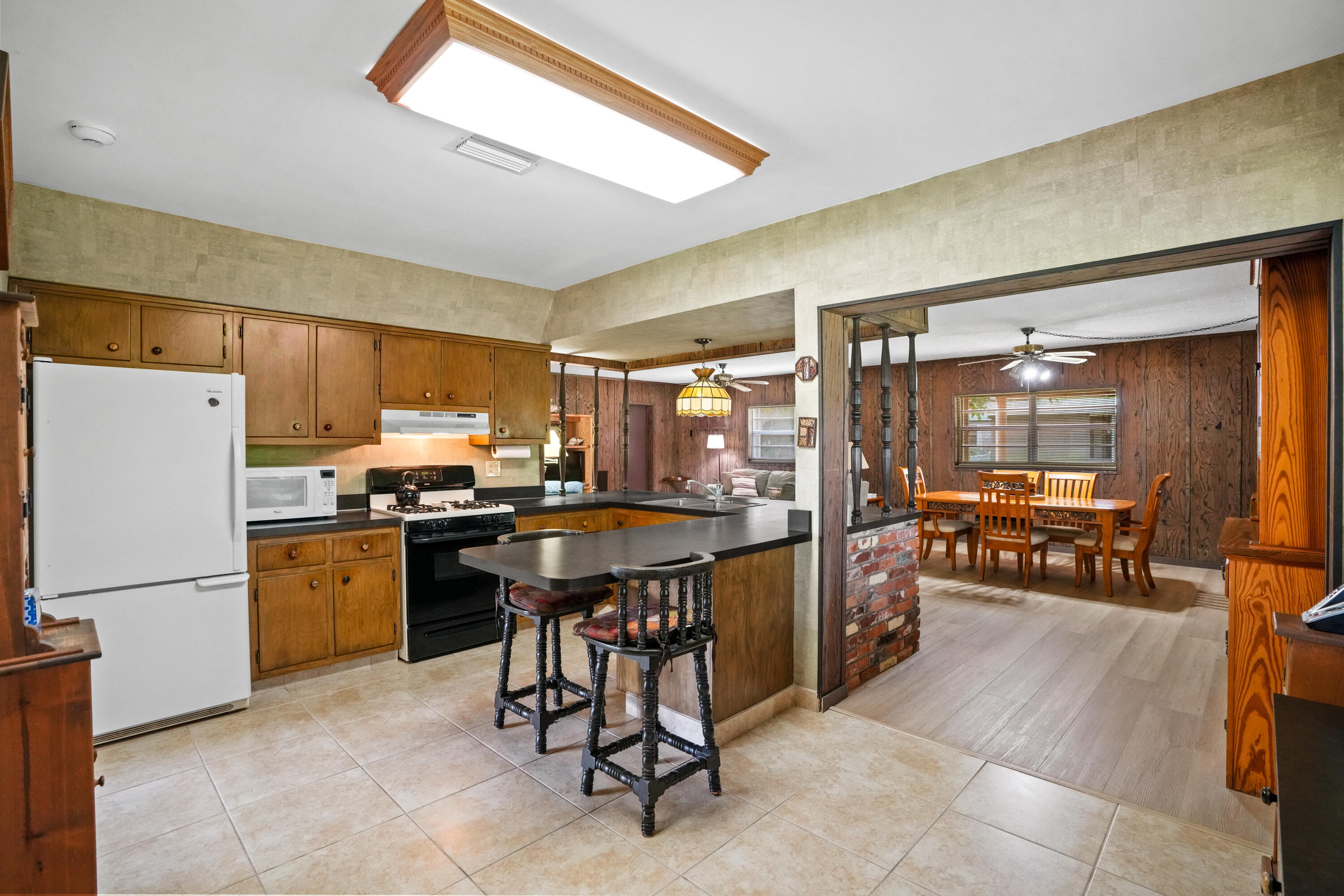 3358 SW 16th Court