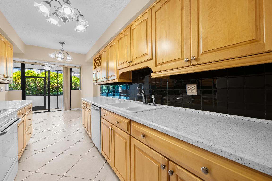 800 Jeffery Street 103