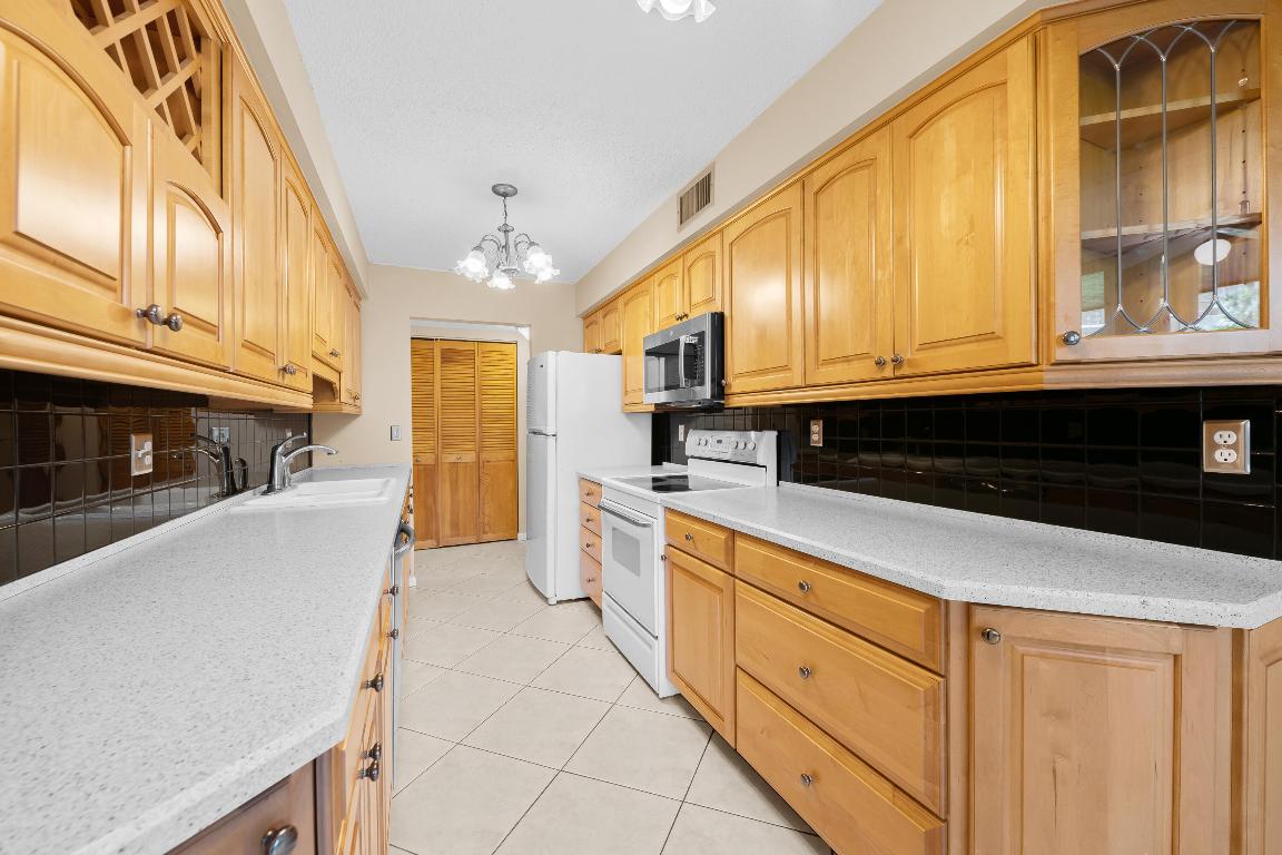 800 Jeffery Street 103