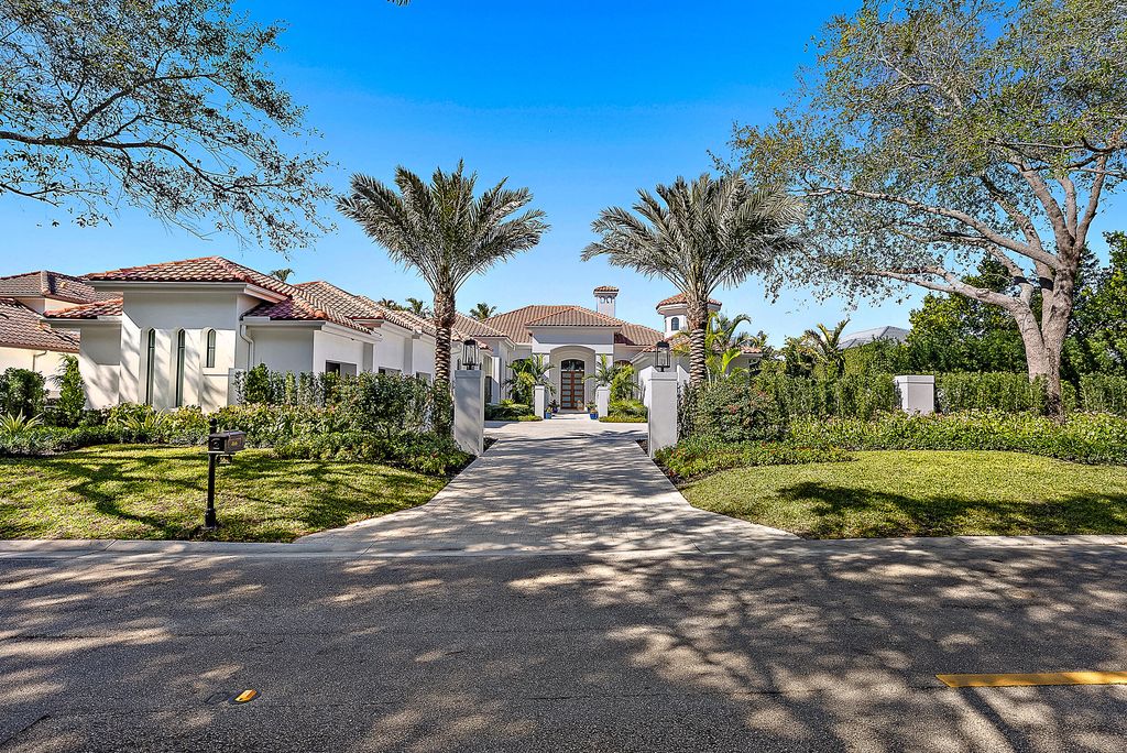 Photo of 466 Mariner Dr, Jupiter, FL 33477 (MLS # B26000927)