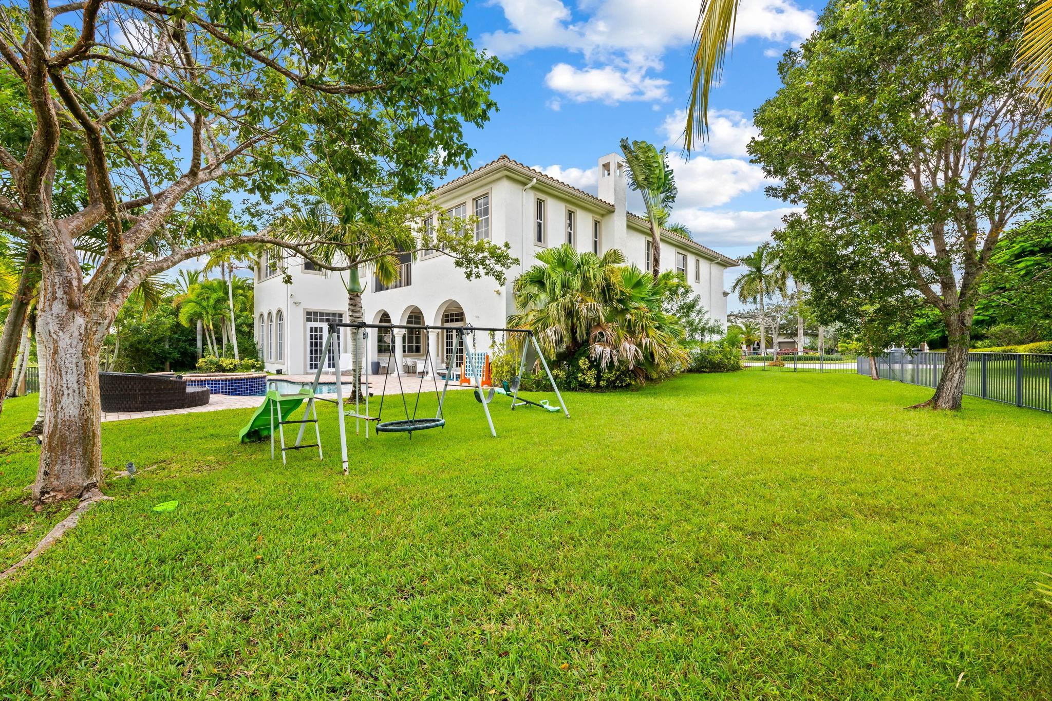 Heron Bay Northeast 173-9 - Residential