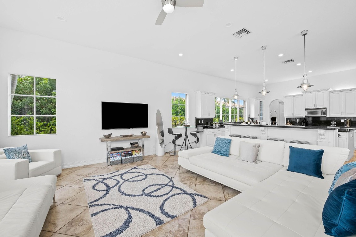 Heron Bay Northeast 173-9 - Residential