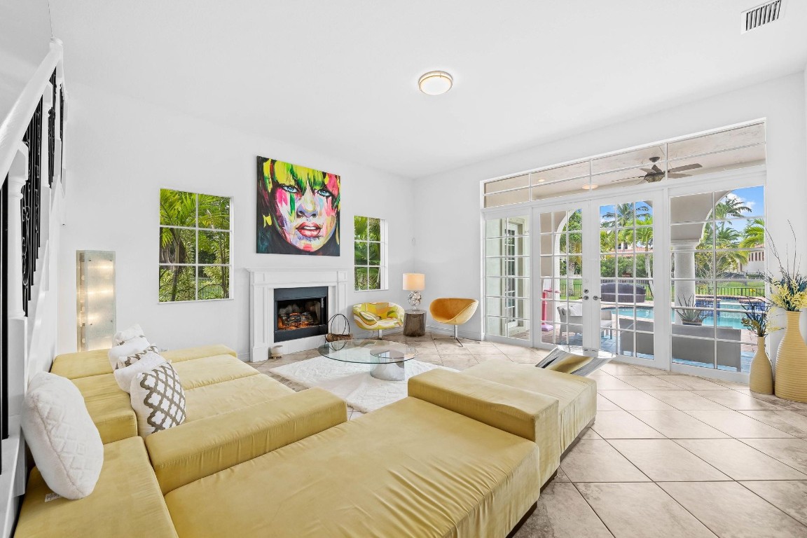 Heron Bay Northeast 173-9 - Residential