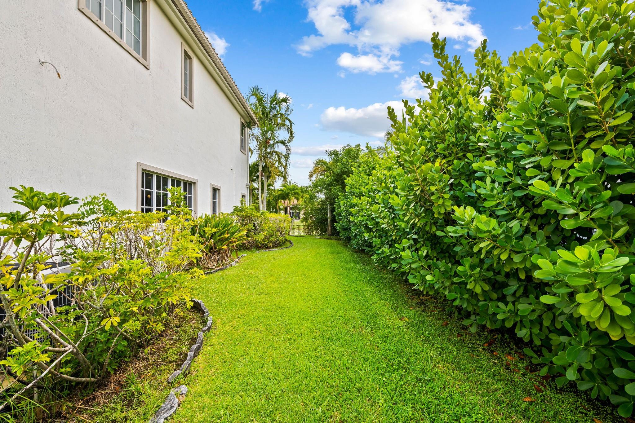 Heron Bay Northeast 173-9 - Residential