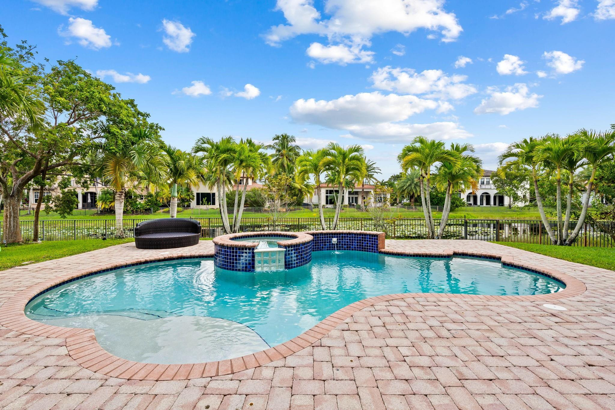 Heron Bay Northeast 173-9 - Residential