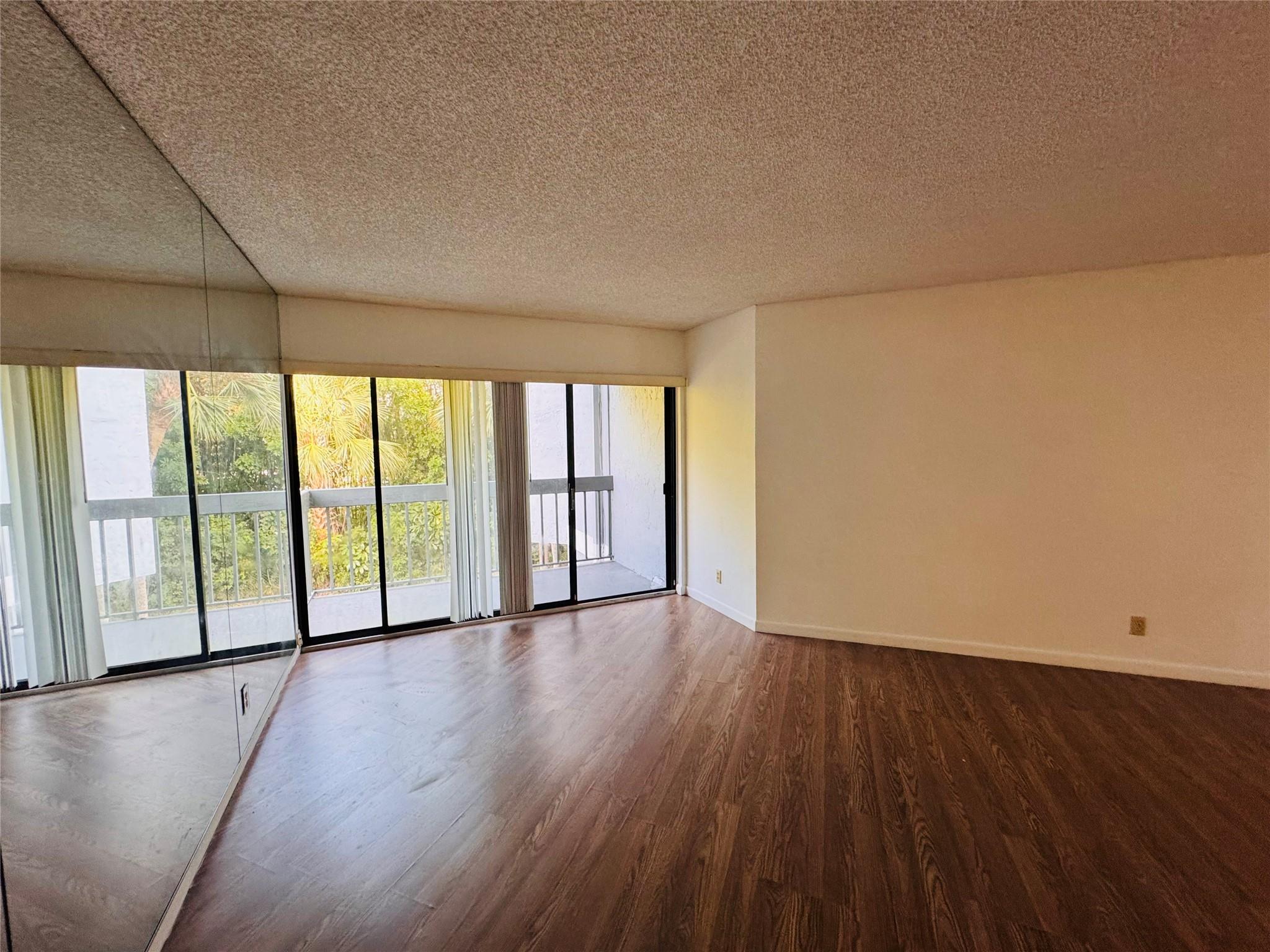 Presidential Golfview - Residential Lease