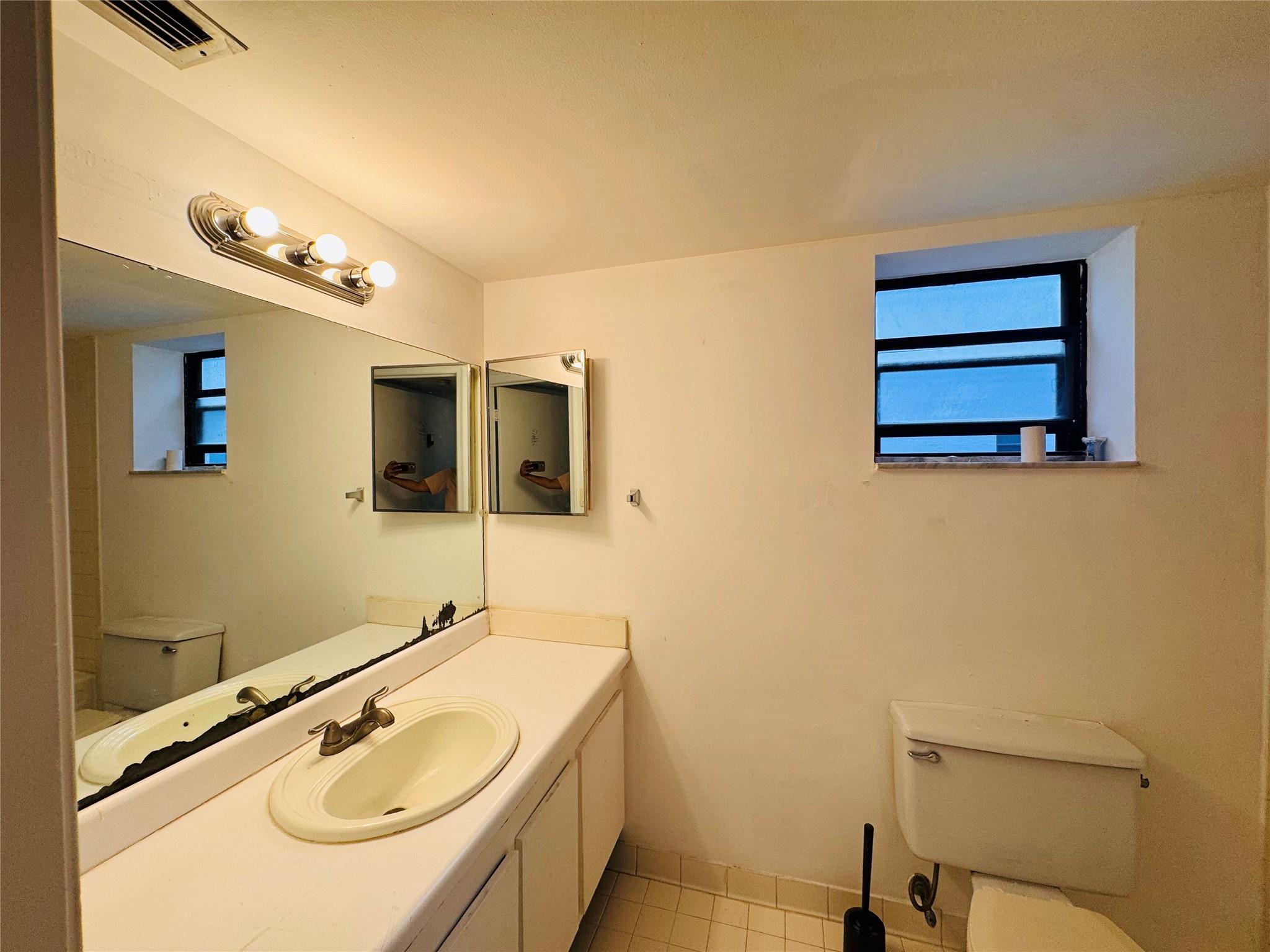 Presidential Golfview - Residential Lease