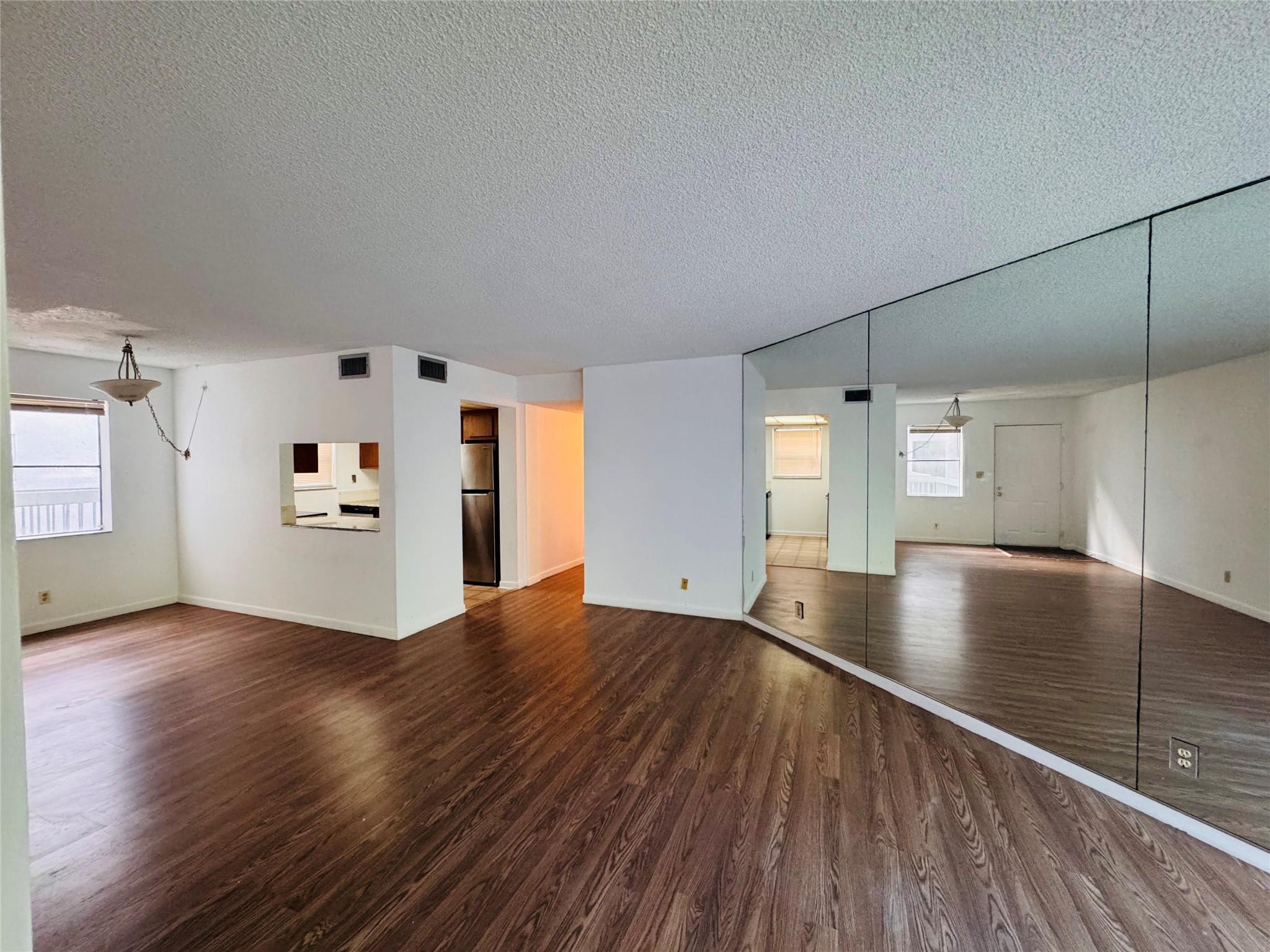 Presidential Golfview - Residential Lease