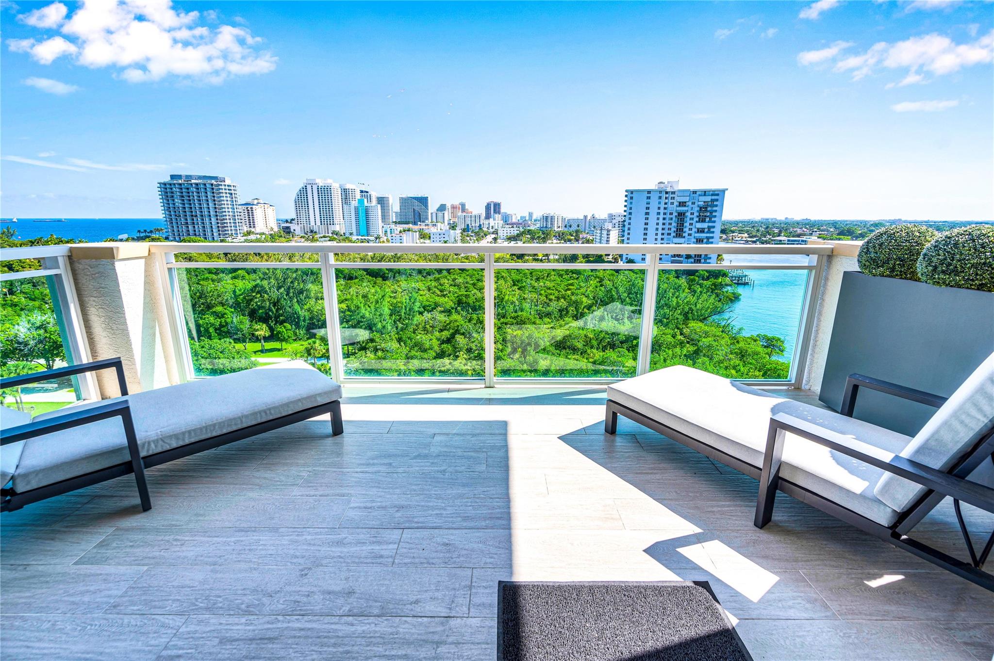 Le Club International - Residential