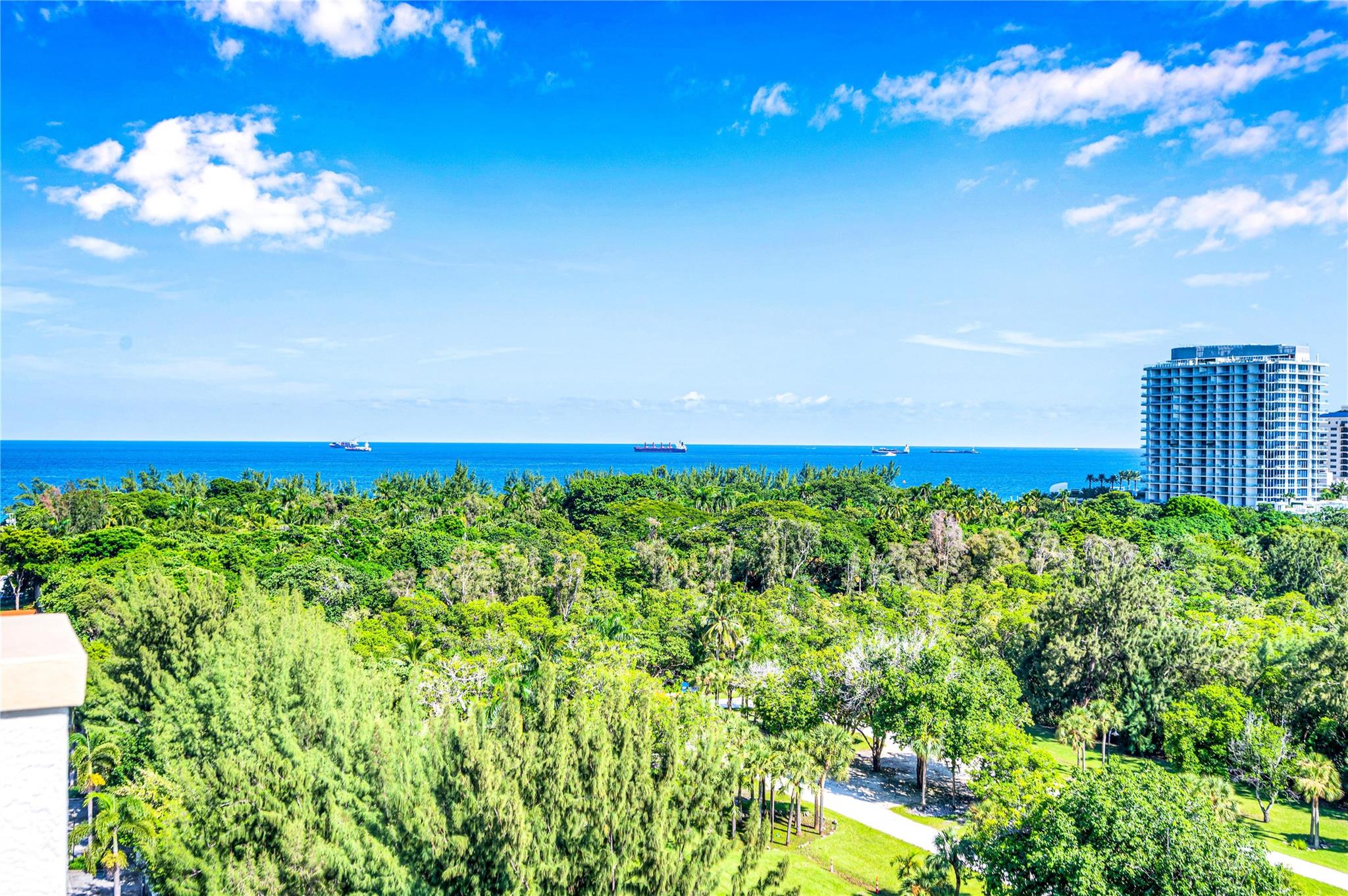 Le Club International - Residential