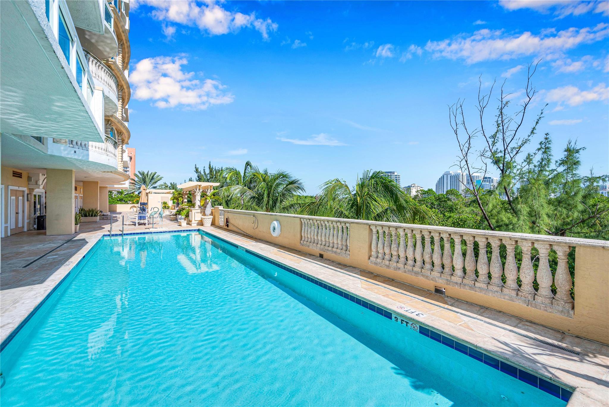 Le Club International - Residential