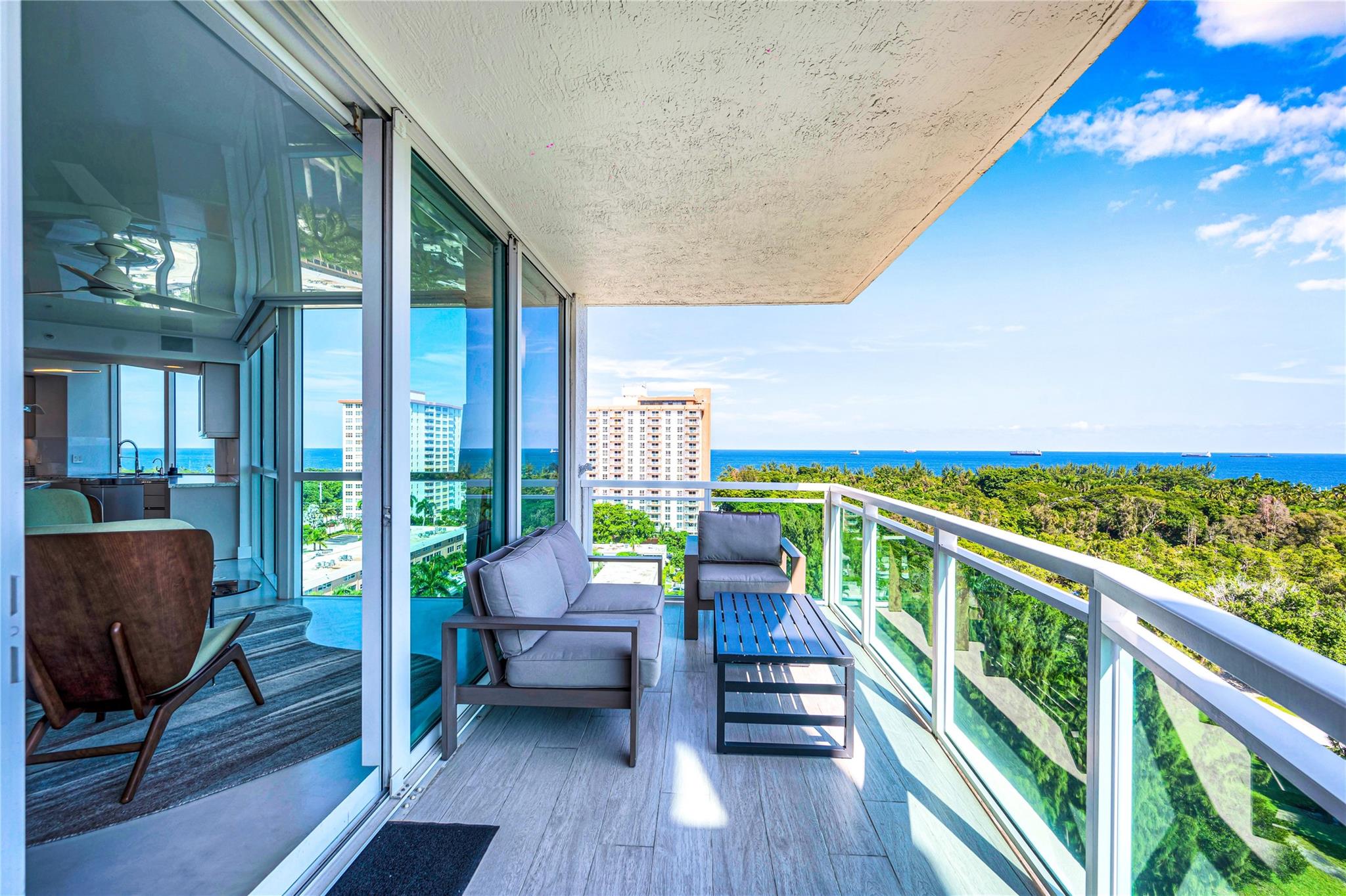 Le Club International - Residential