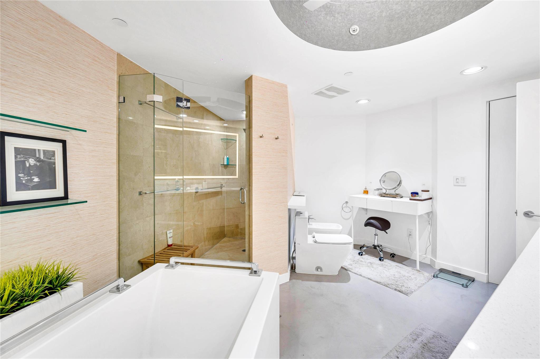 Le Club International - Residential
