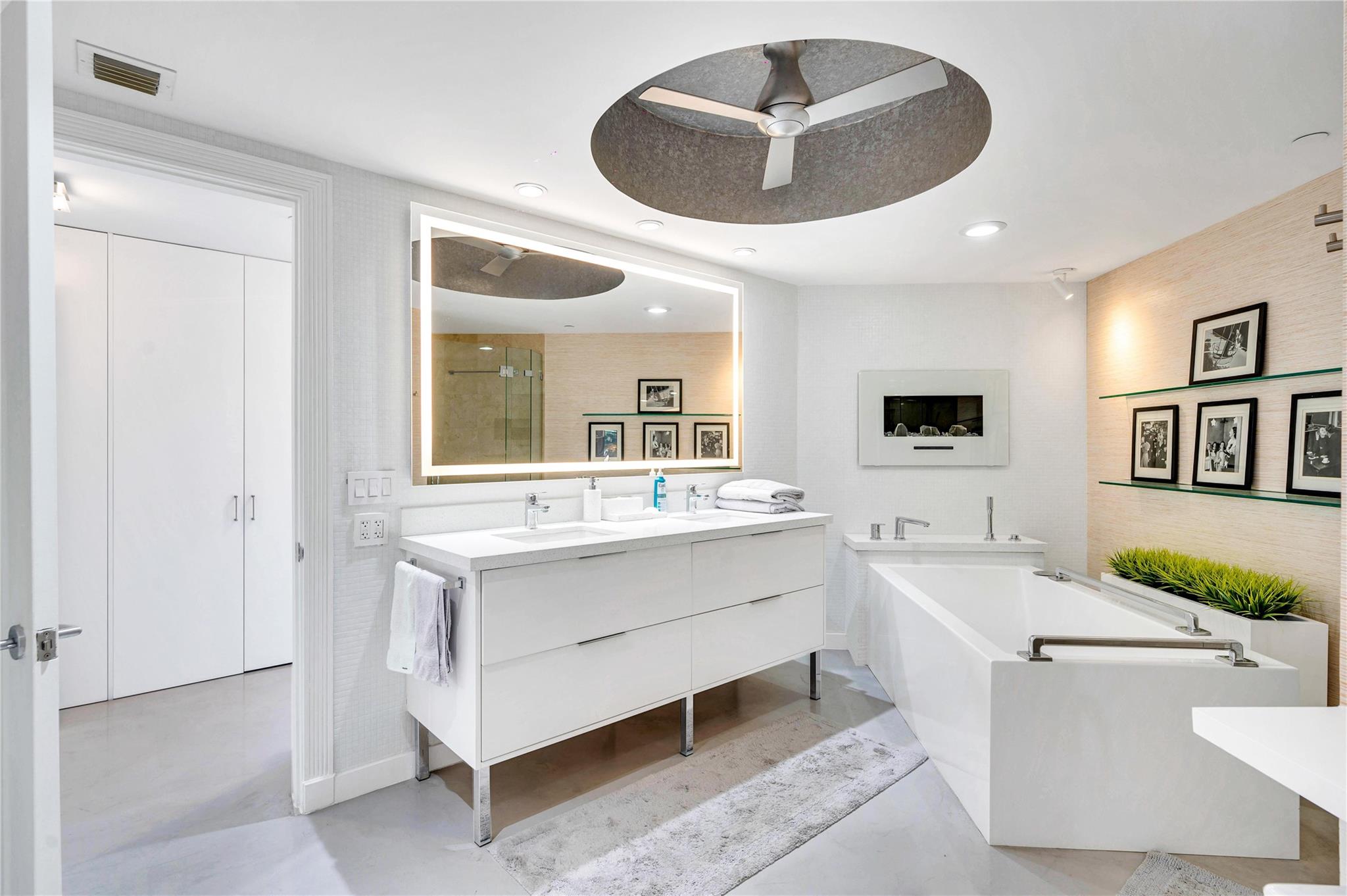 Le Club International - Residential