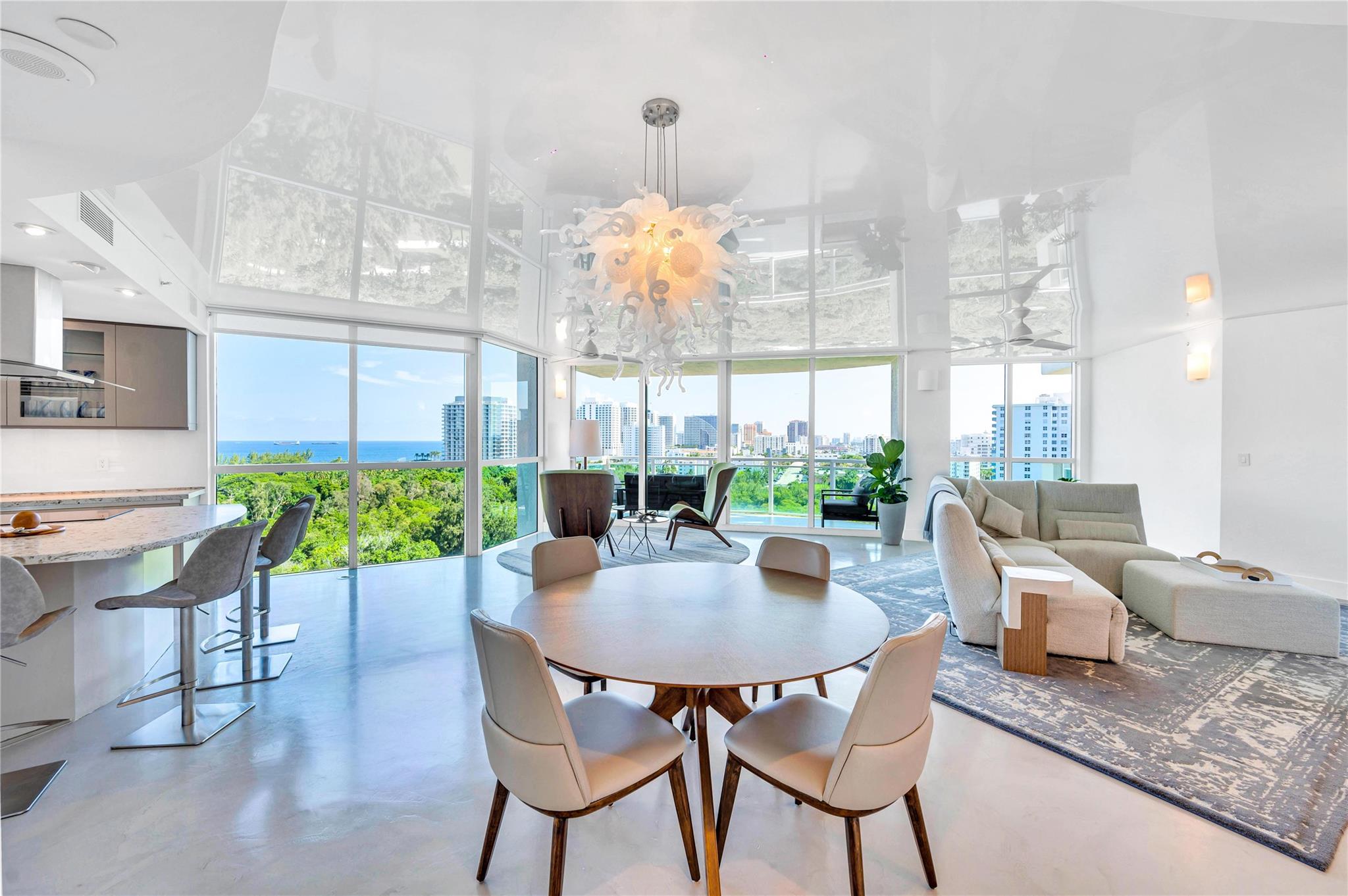 Le Club International - Residential