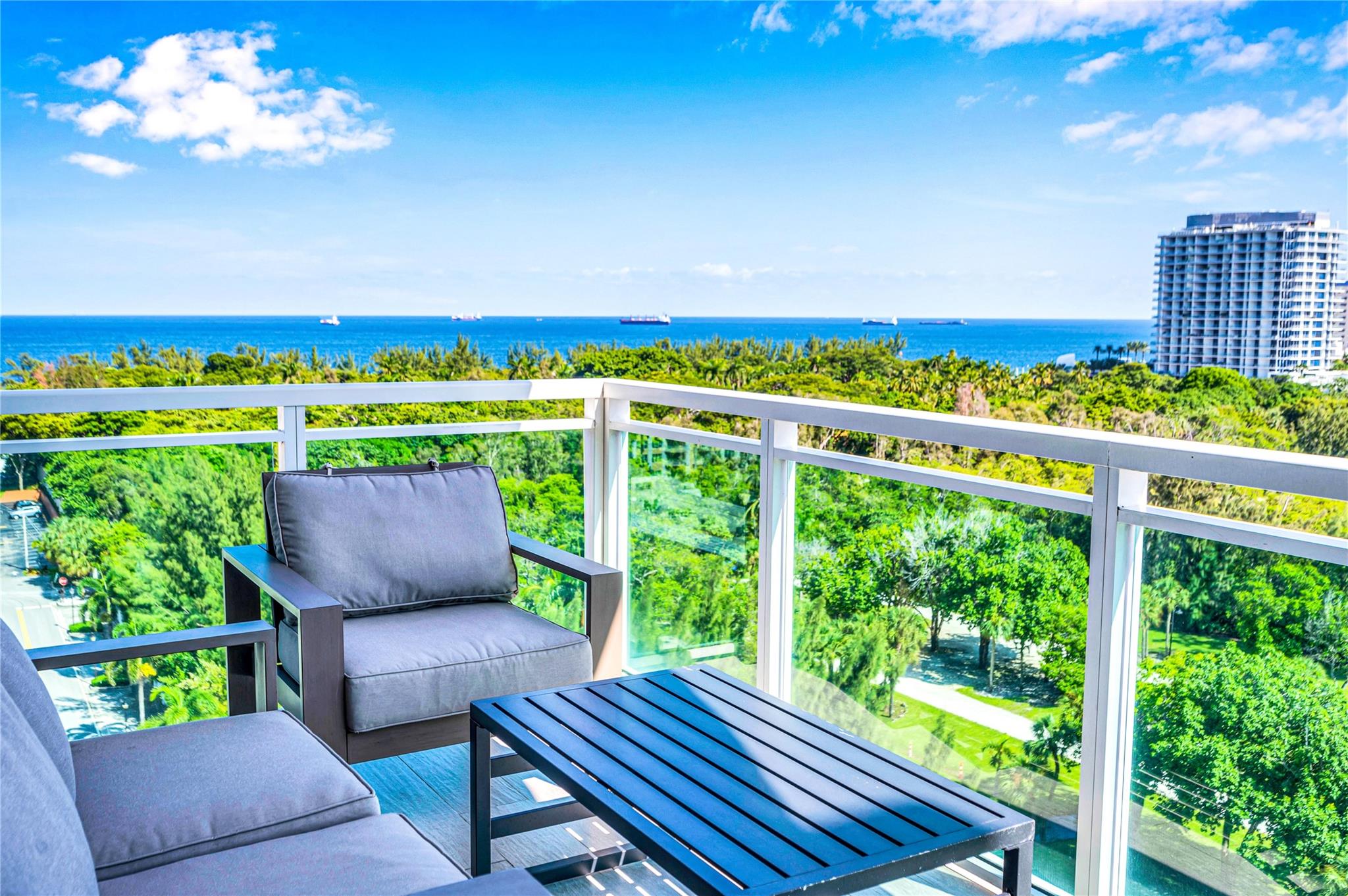 Le Club International - Residential