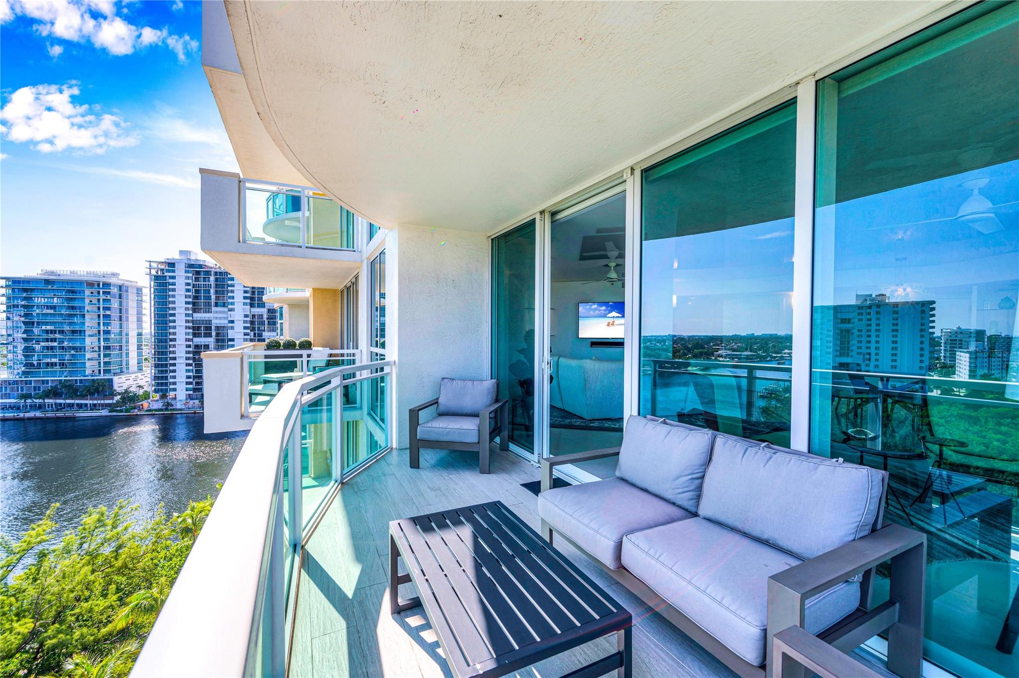Le Club International - Residential