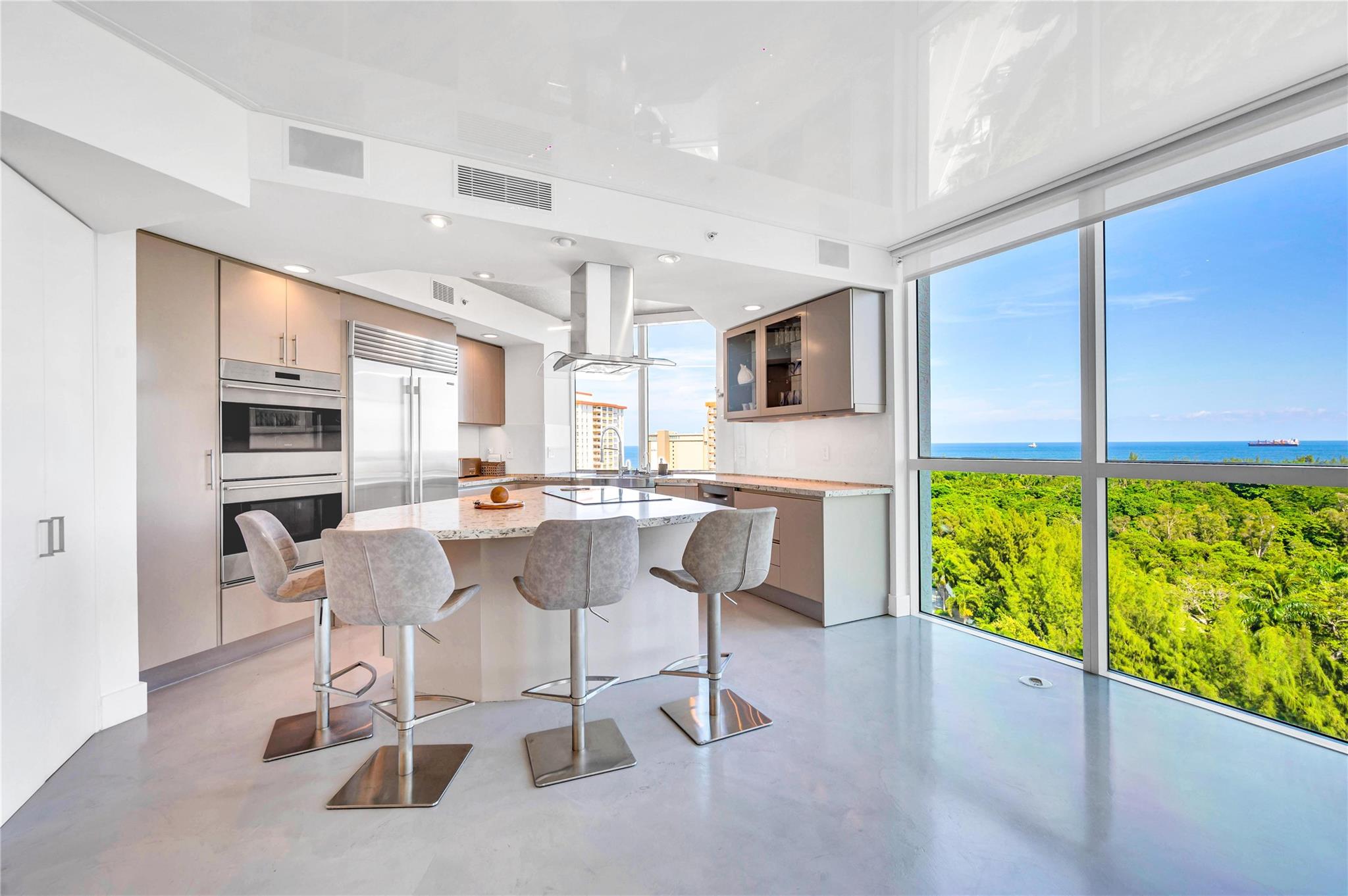 Le Club International - Residential