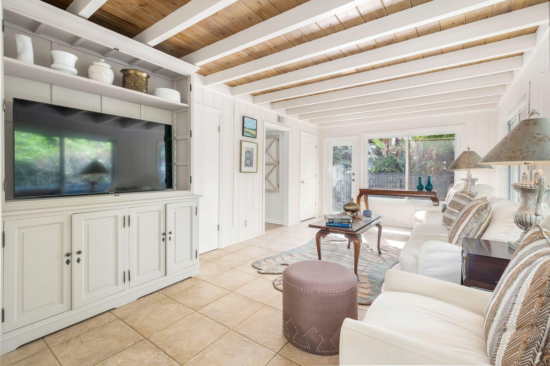 240 Almeria Road