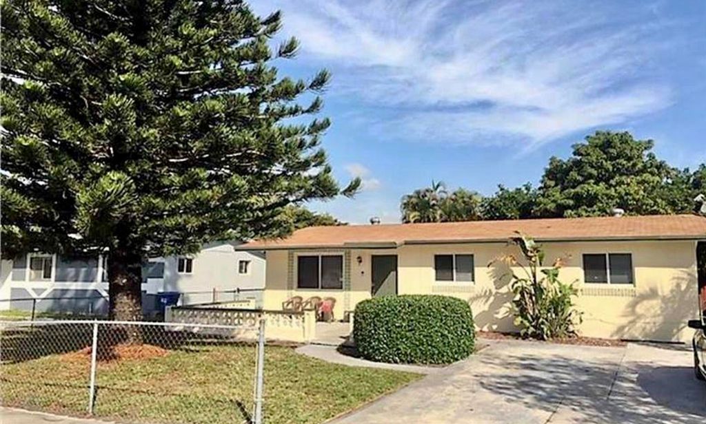 Photo of 2811 NW 8th Street, Pompano Beach, FL 33069 (MLS # B26003004)