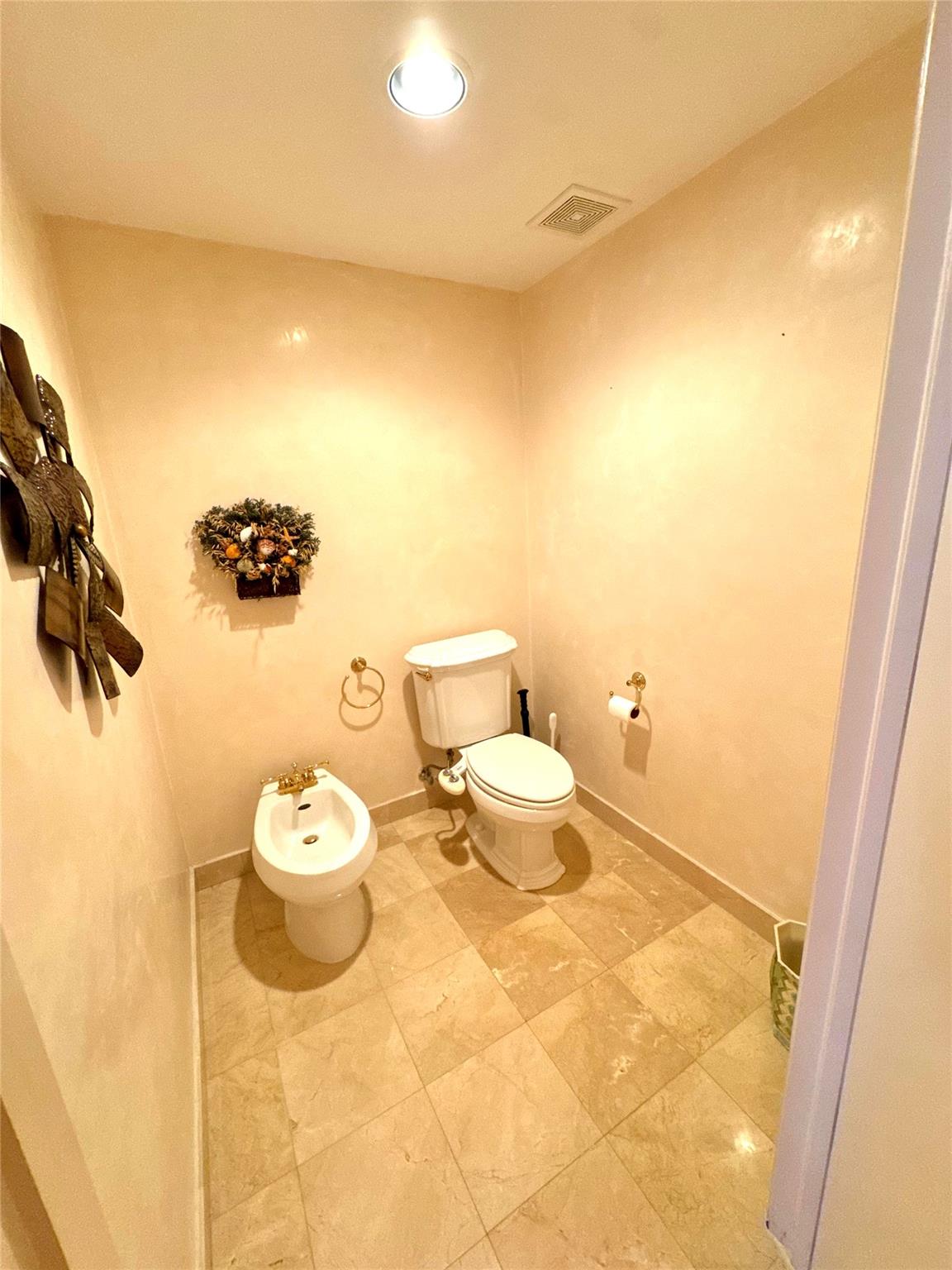 OCEAN TWO CONDO - Residential Lease