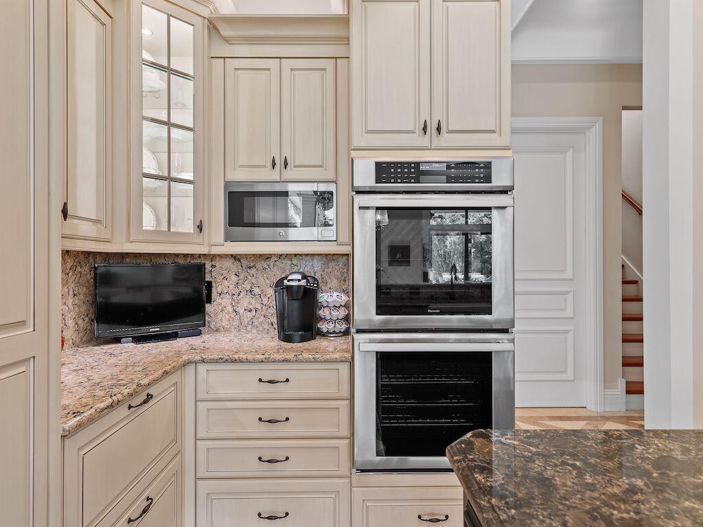 FIRST REPLAT OF RIVER POI - Residential