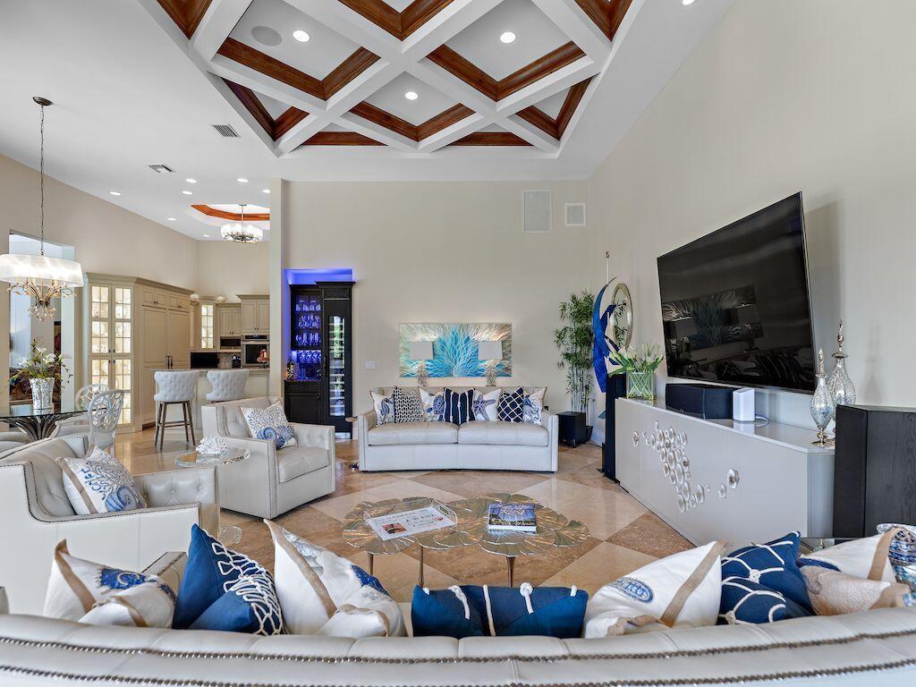 FIRST REPLAT OF RIVER POI - Residential