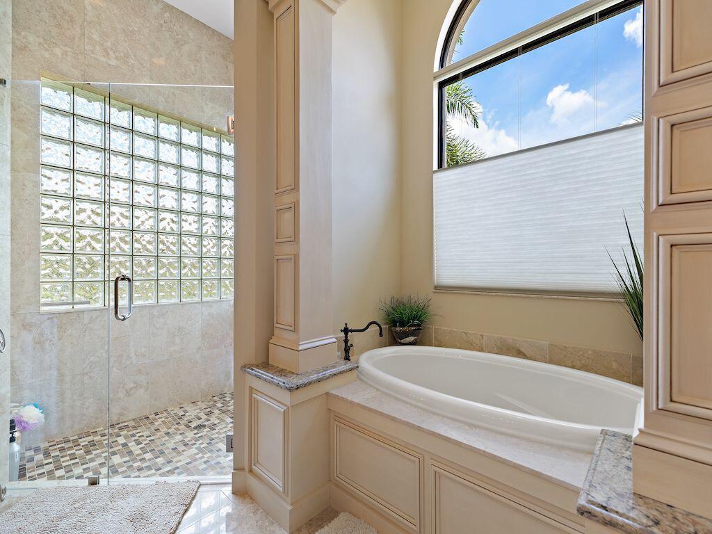 FIRST REPLAT OF RIVER POI - Residential