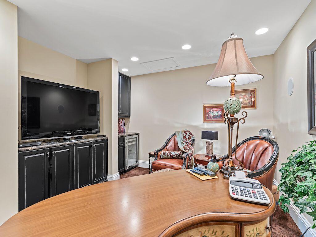 FIRST REPLAT OF RIVER POI - Residential