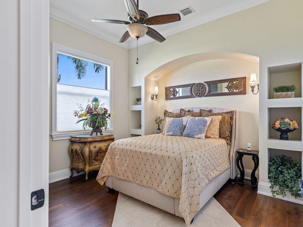 FIRST REPLAT OF RIVER POI - Residential