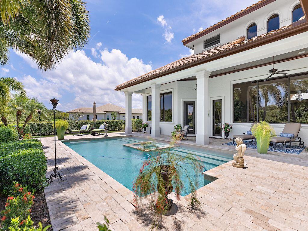 FIRST REPLAT OF RIVER POI - Residential