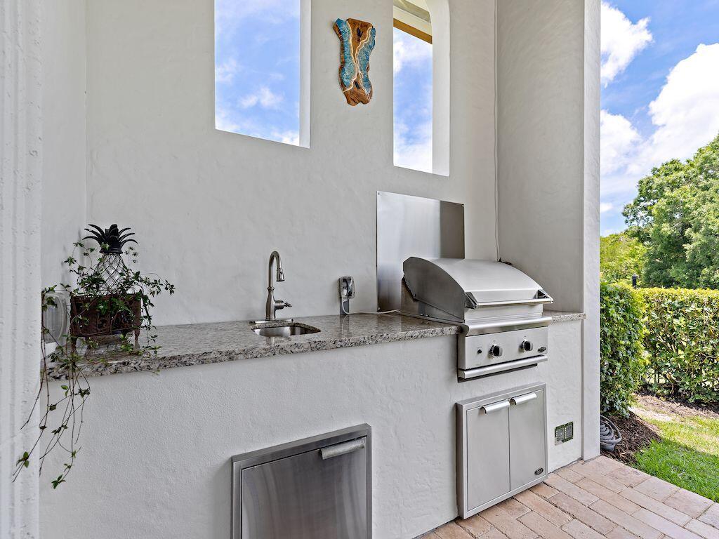 FIRST REPLAT OF RIVER POI - Residential