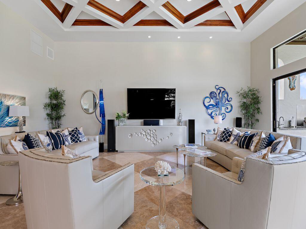 FIRST REPLAT OF RIVER POI - Residential