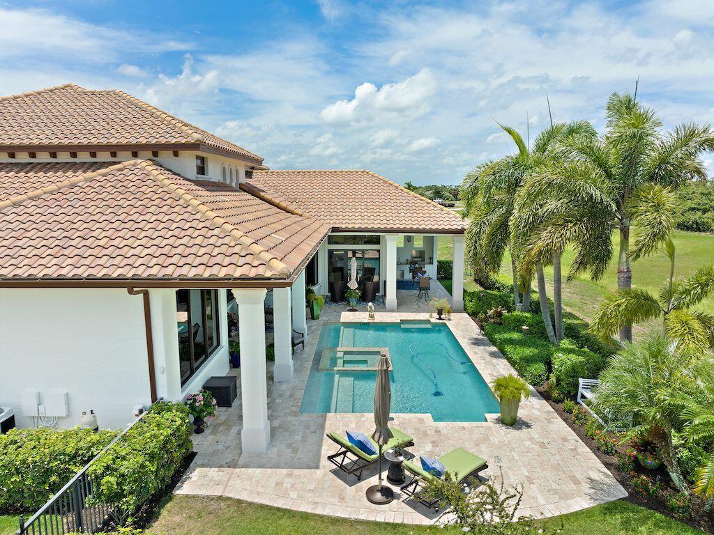 FIRST REPLAT OF RIVER POI - Residential