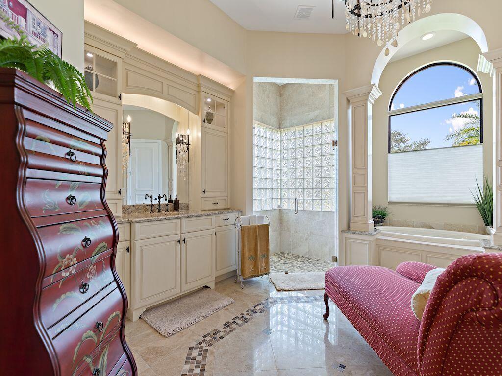 FIRST REPLAT OF RIVER POI - Residential