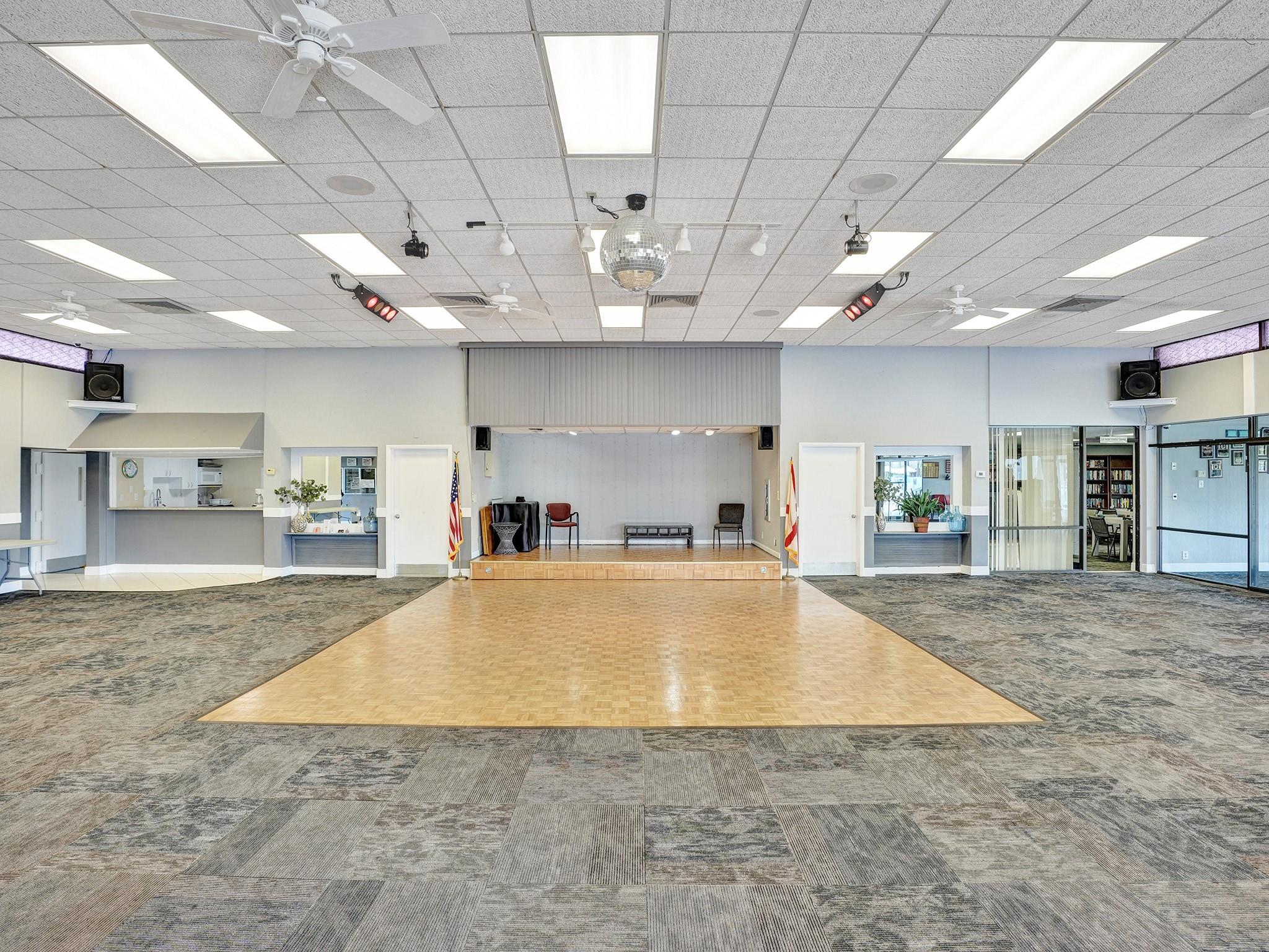 The Meadows Of Crystal Lake - Residential