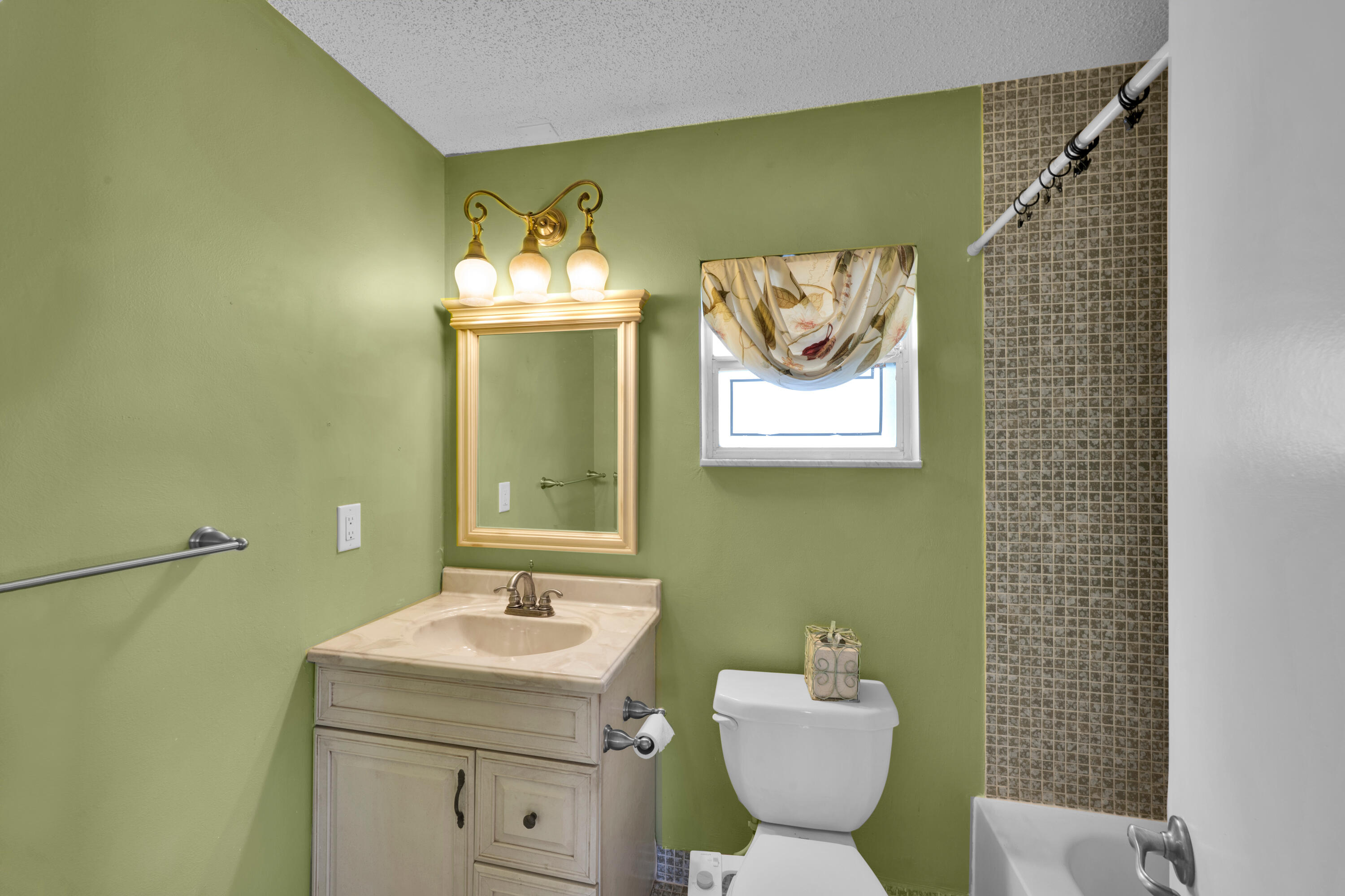 LAUDERDALE WEST 3 SEC - Residential