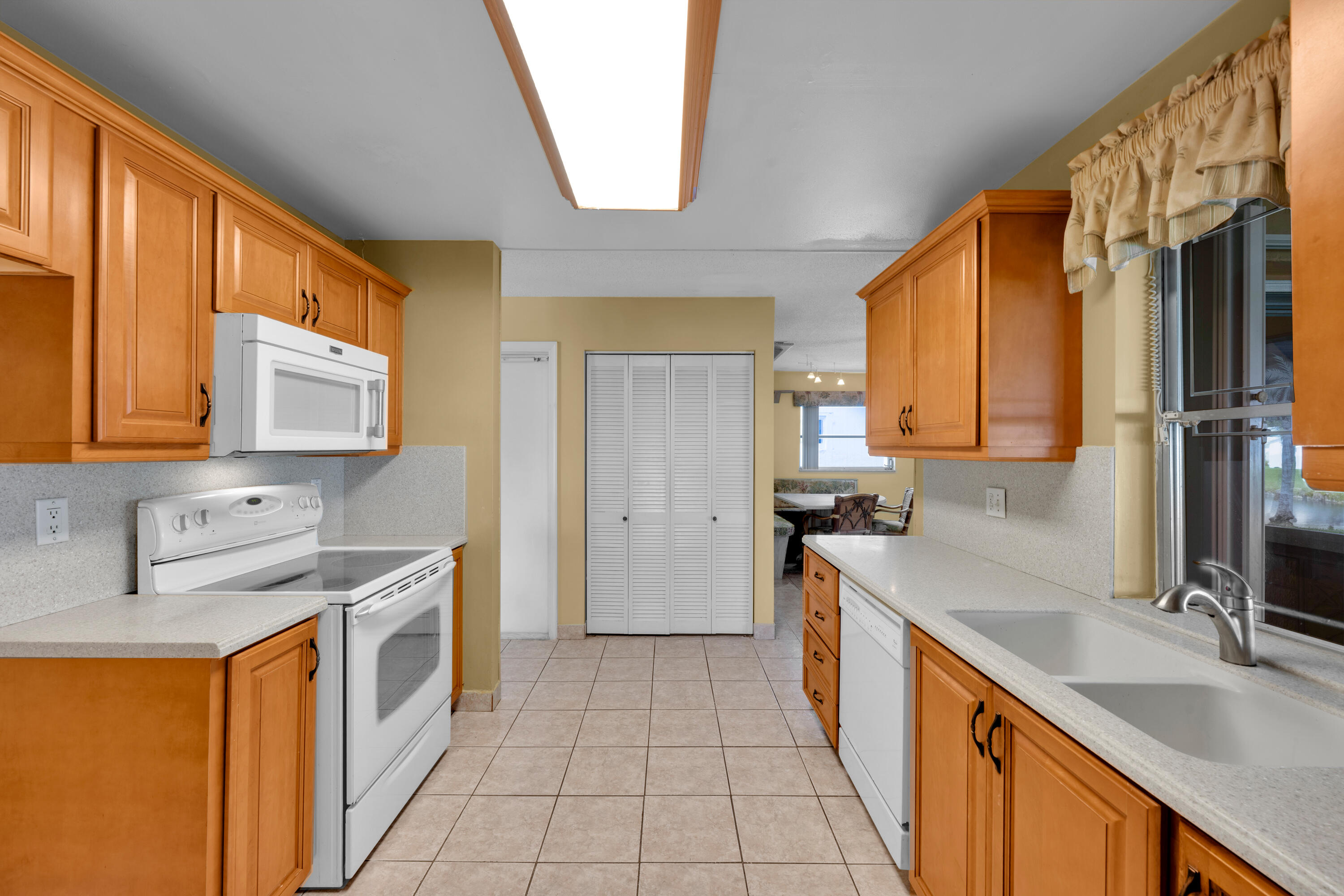 LAUDERDALE WEST 3 SEC - Residential